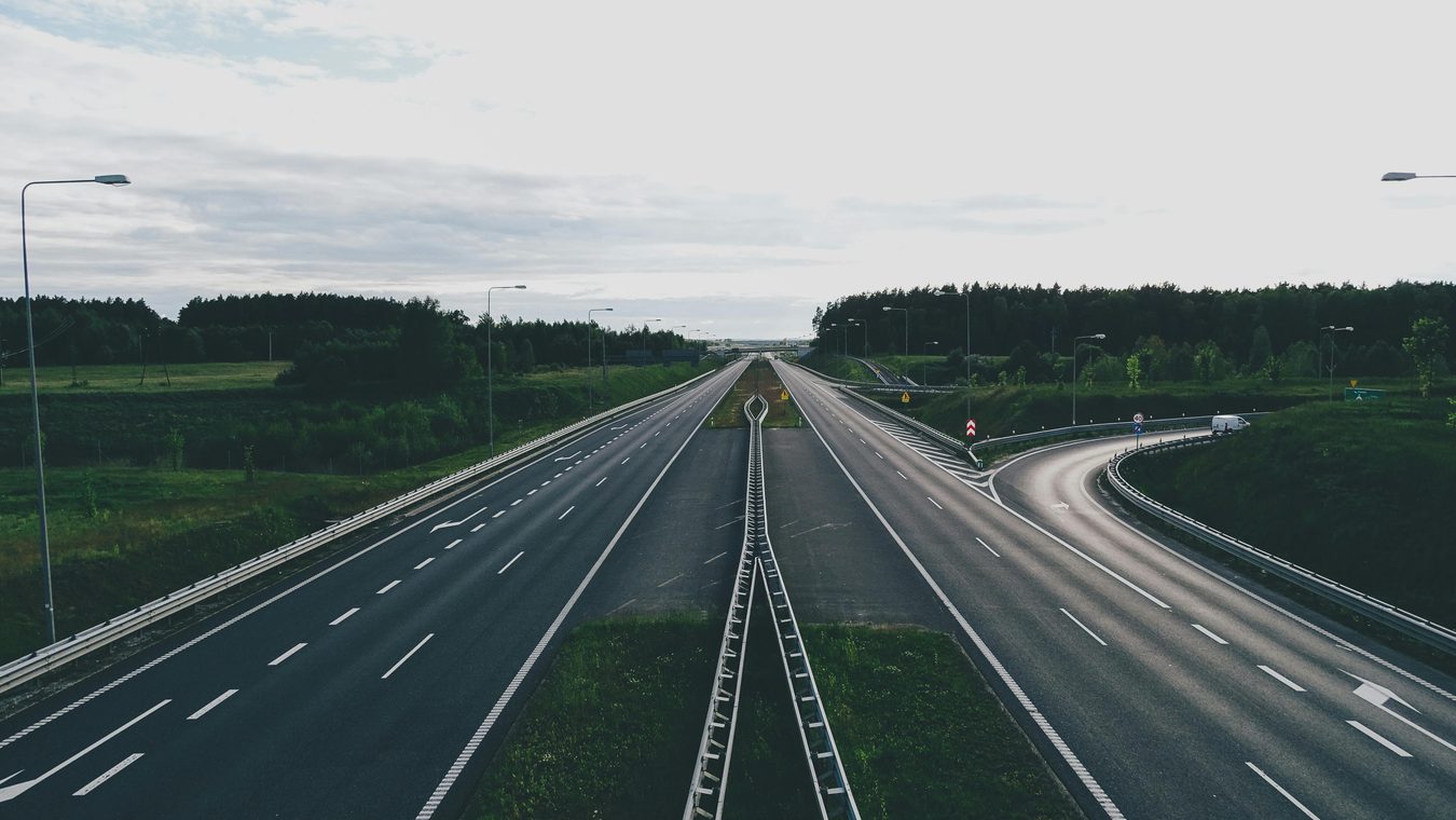 42 milijonai eurų ir 100 kilometrų asfalto — žvyrkeliai Dzūkijoje traukiasi