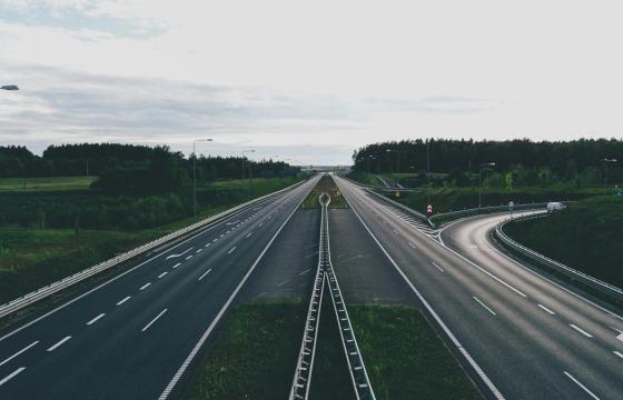 42 milijonai eurų ir 100 kilometrų asfalto — žvyrkeliai Dzūkijoje traukiasi