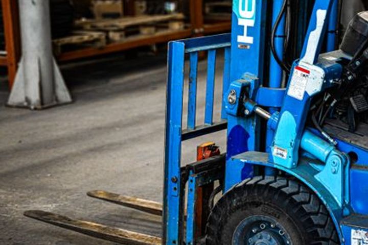Krautuvų servisas: kaip išvengti brangaus remonto ir prailginti įrangos tarnavimo laiką