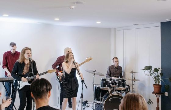 Ketvirtis amžiaus scenoje: Vilnius Mama Jazz kviečia į nemokamus koncertus ir atvirus pokalbius