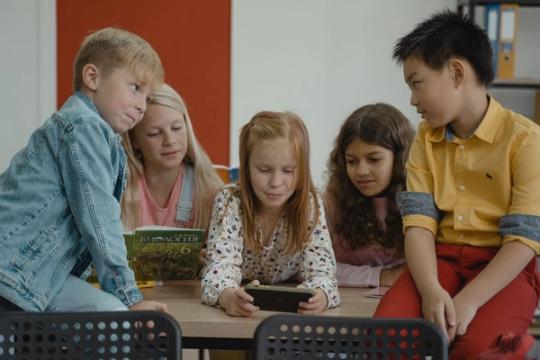 Druskininkų mokyklose telefonai nuo rugsėjo keliauja į užrakinamus dėklus