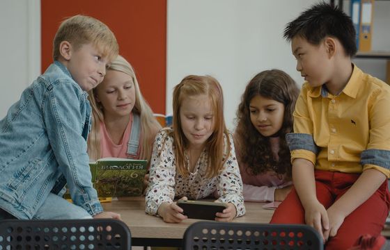 Druskininkų mokyklose telefonai nuo rugsėjo keliauja į užrakinamus dėklus