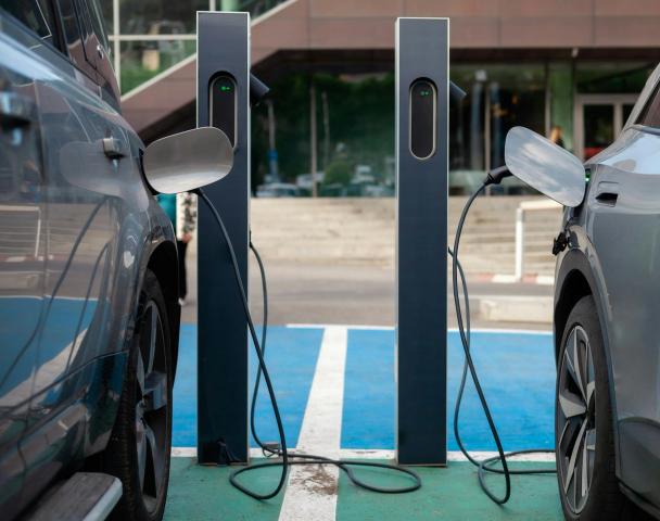 Kiek iš tiesų kainuoja elektromobilių įkrovimo stotelė? Daugelis apsirinka skaičiuodami