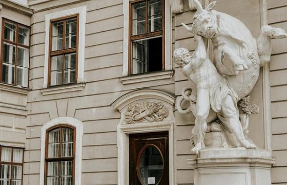 Ieva Dremaitė: šeimą paliko du kartus, o dabar neša Lietuvos trispalvę Vienoje