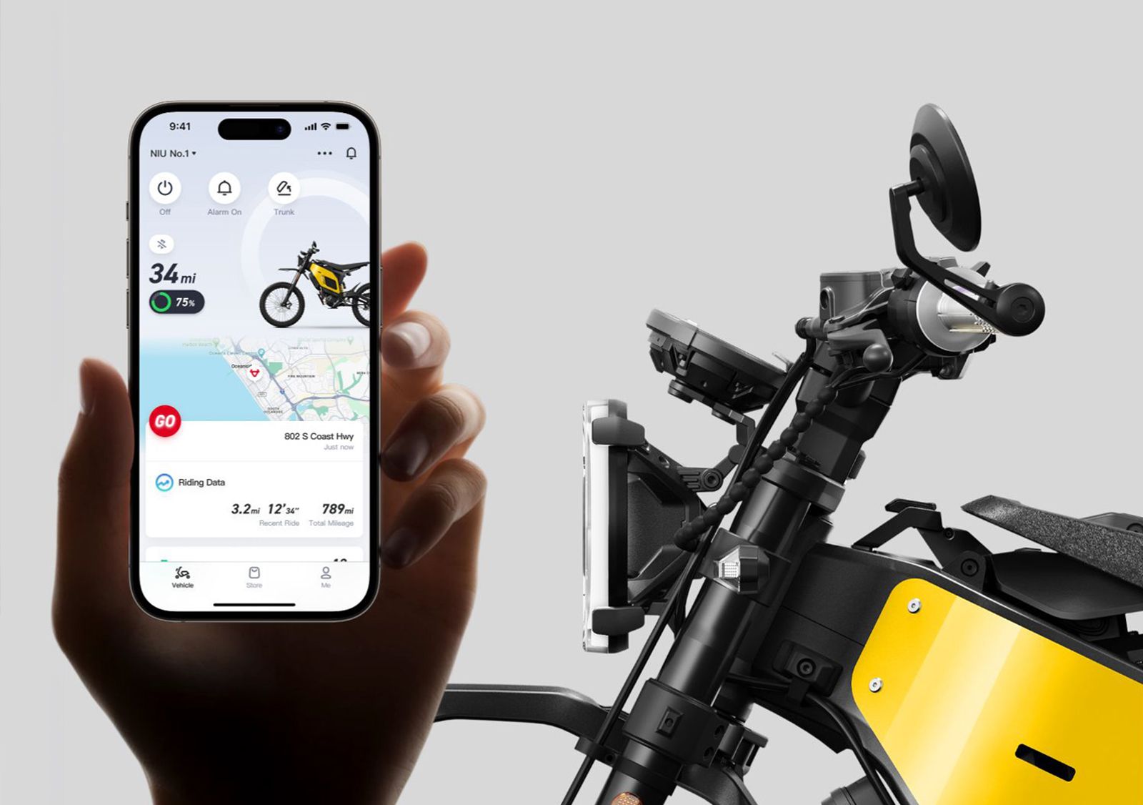 Rider with NIU App on bike