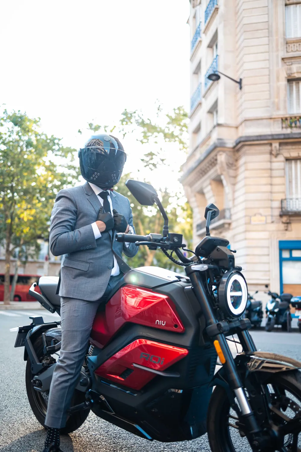 La NIU RQi Sport en formato vertical