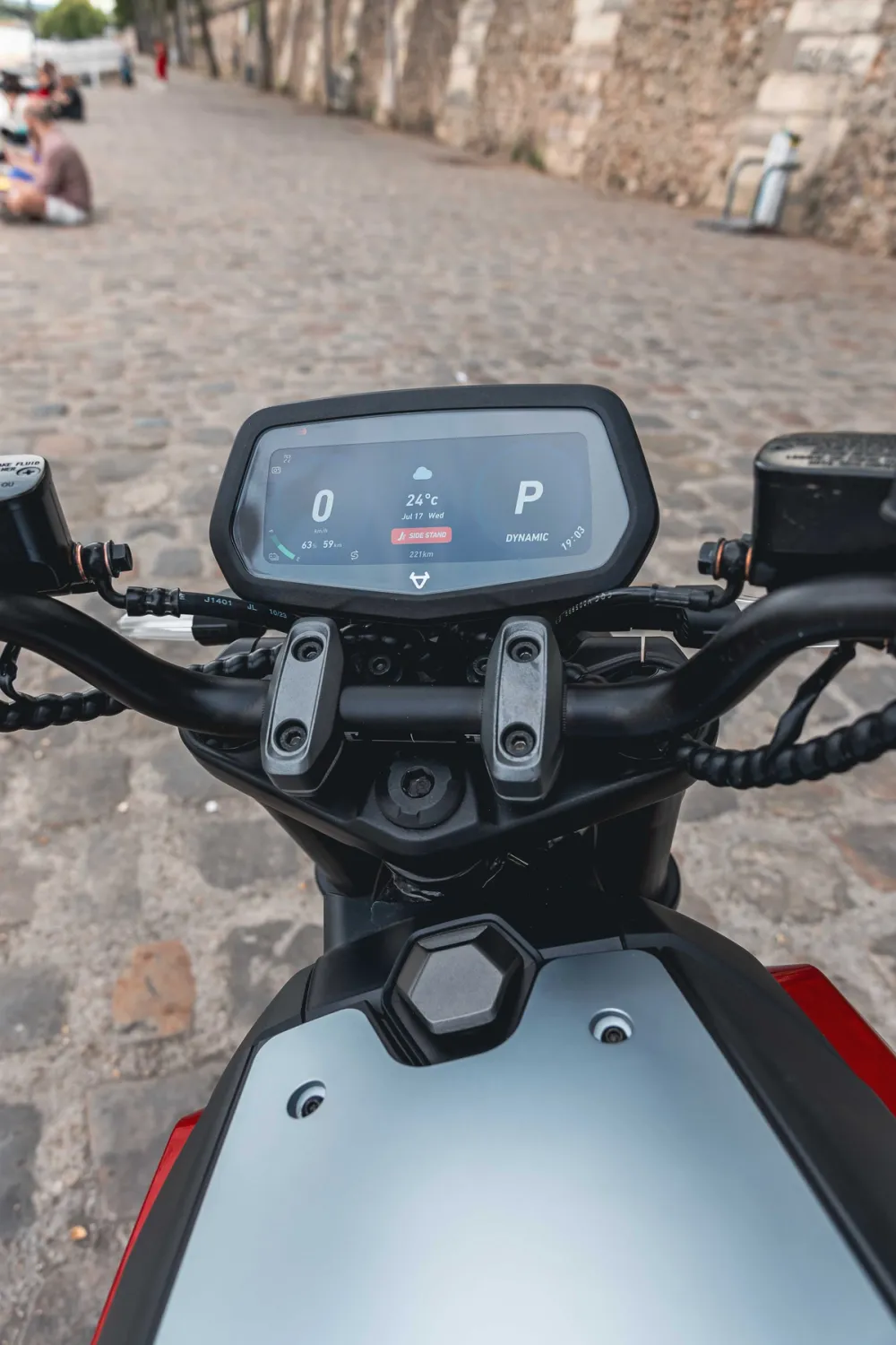 La NIU RQi Sport aparcada