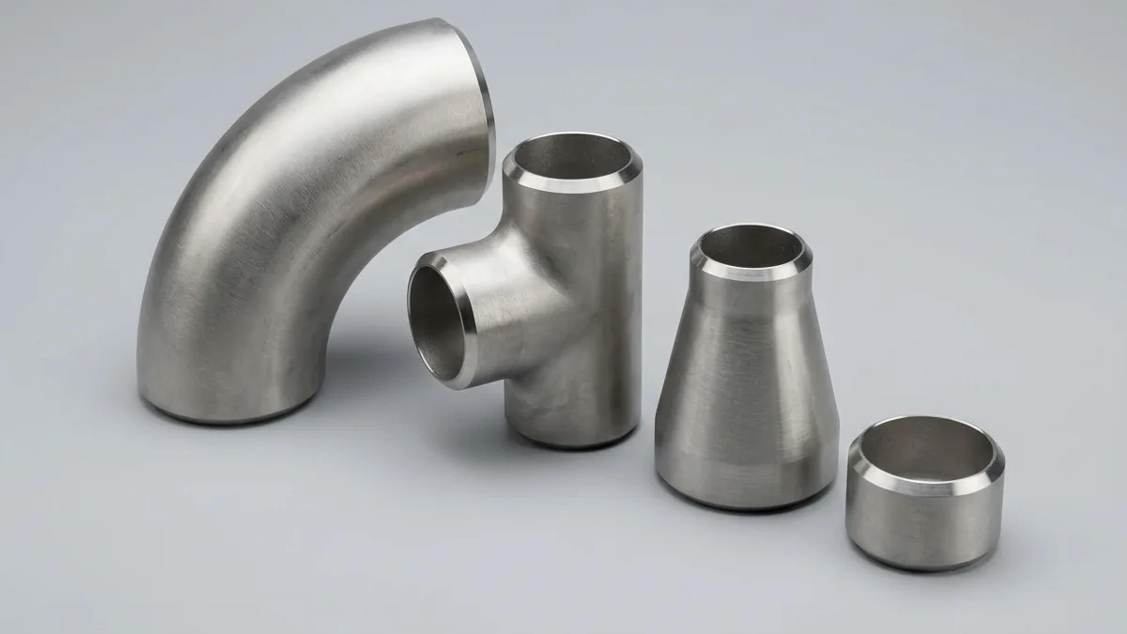 Buttweld elbows, tees and reducers in stainless steel