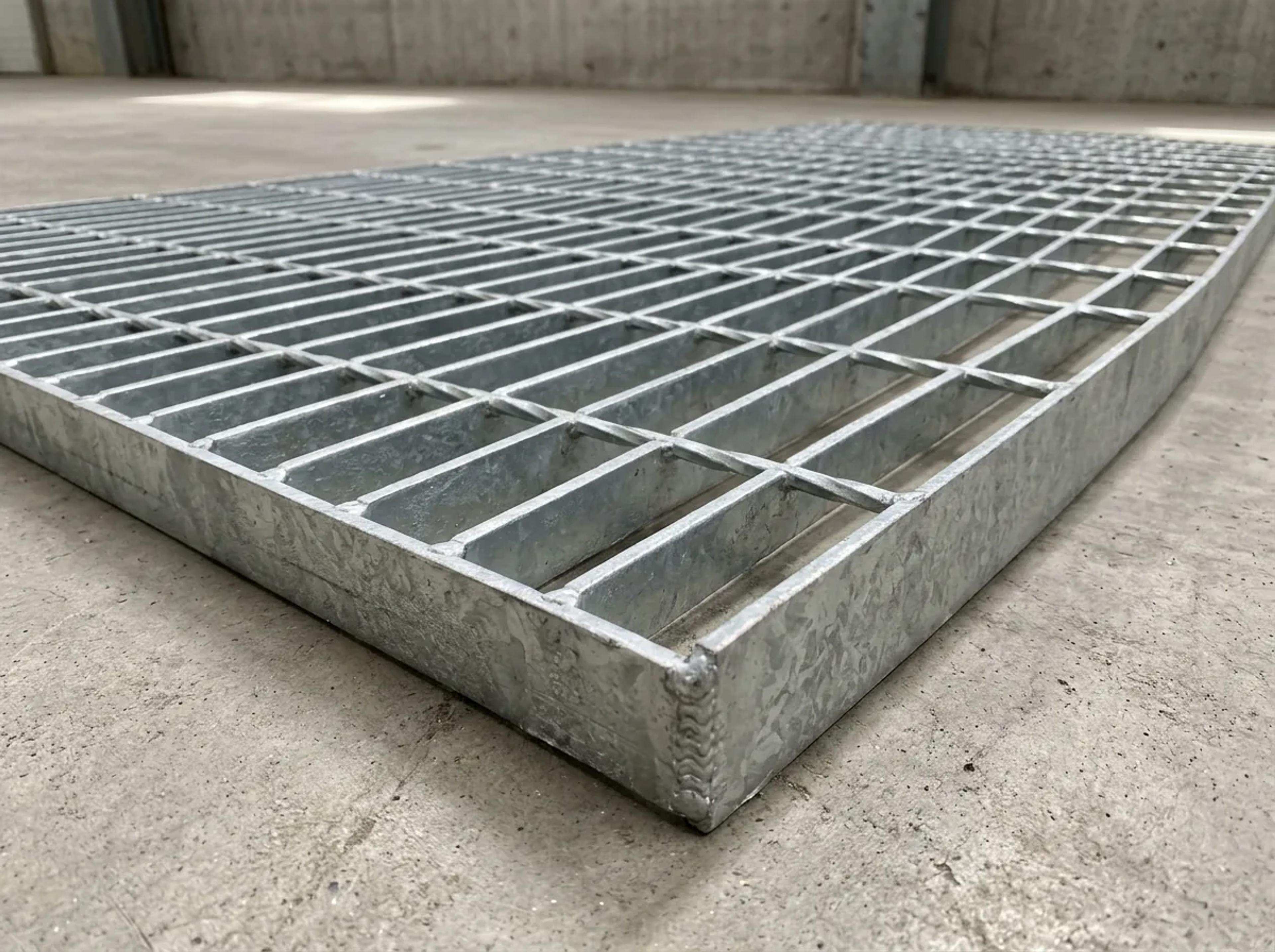 A galvanized steel bar grating panel with cross bars