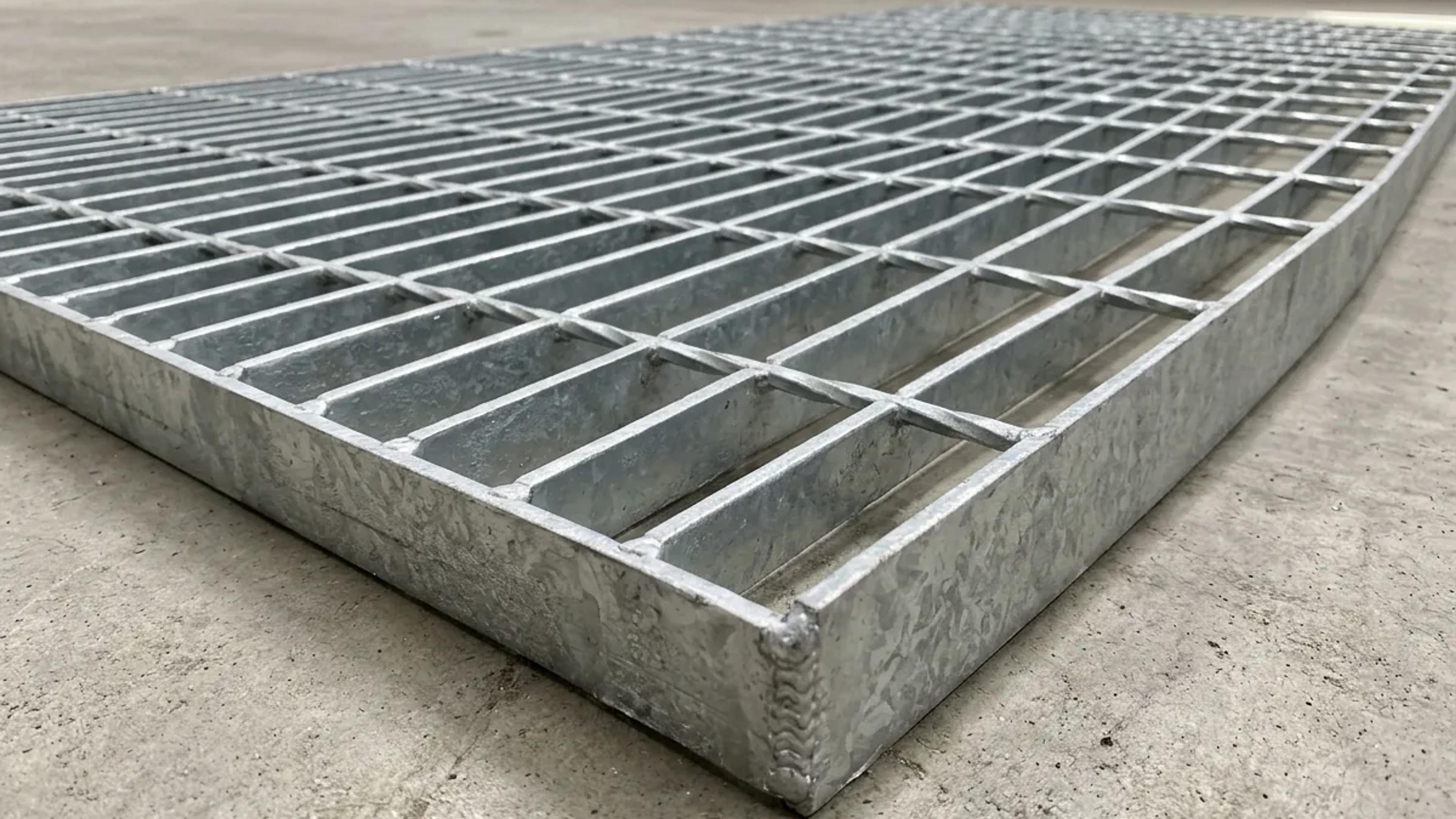 A galvanized steel bar grating panel with cross bars