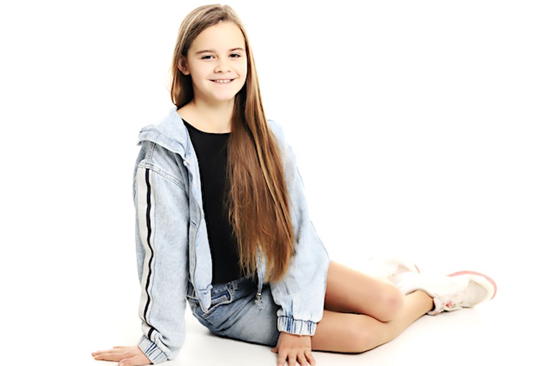 Amelia R. 2
