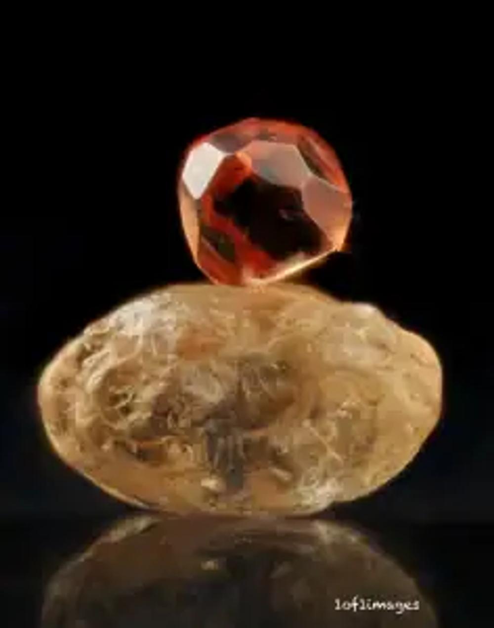 Sand Garnet photographed in close up. By Ethan Beckler and used with his permission.