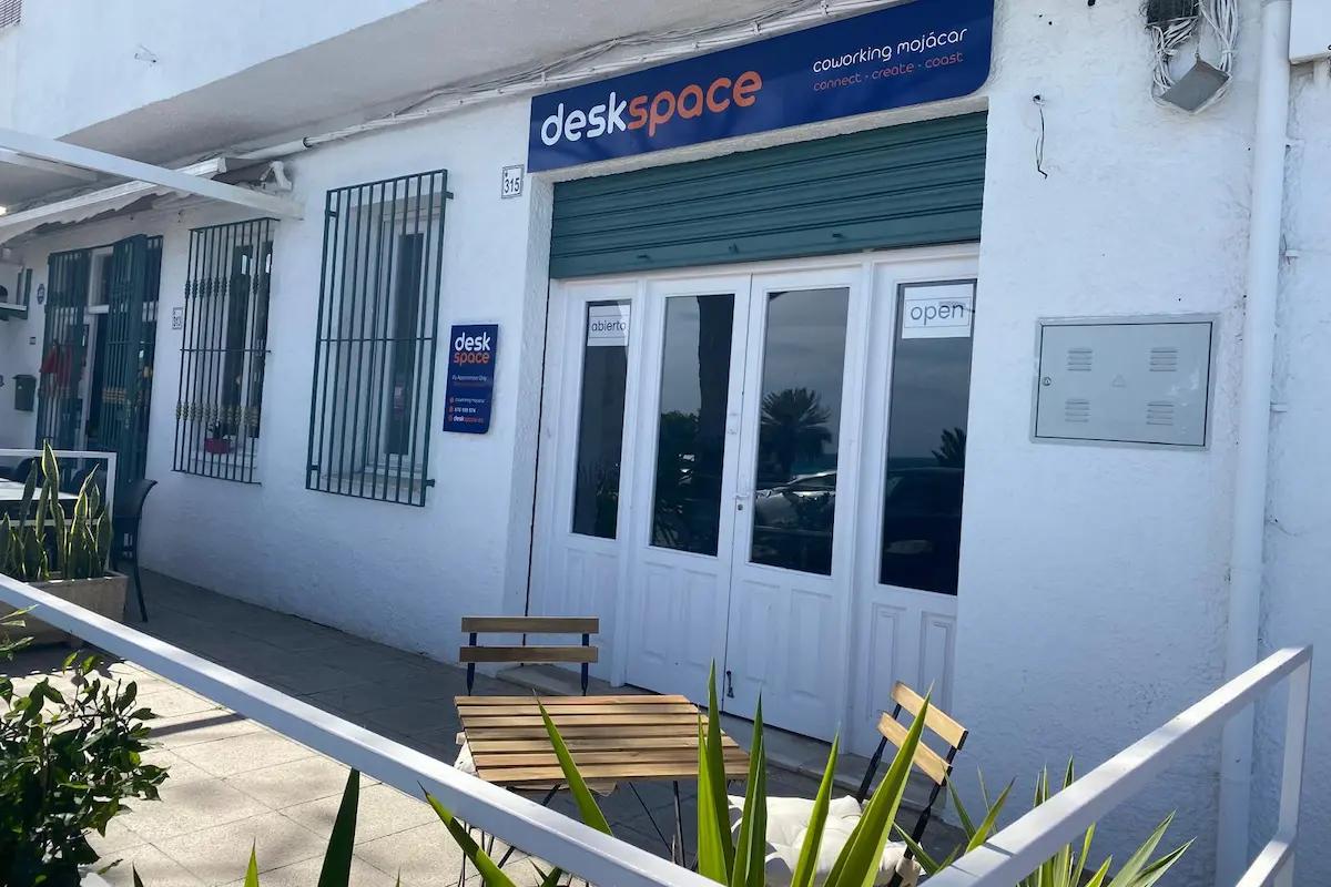 The outside seating area at DeskSpace