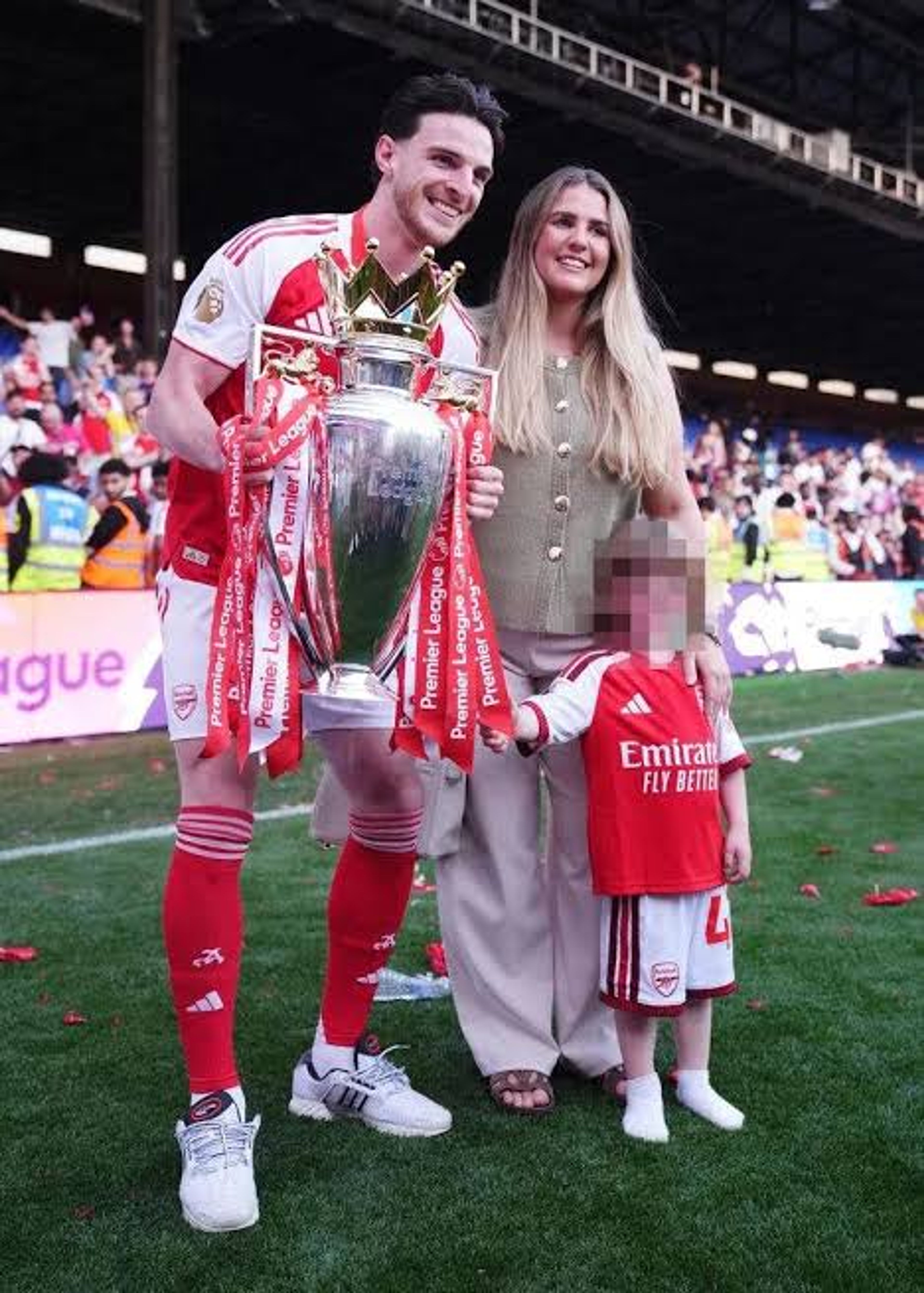 Lauren Fryer und Sohn Jude begleiten Declan Rice gelegentlich zu wichtigen Fußballspielen und Feierlichkeiten.