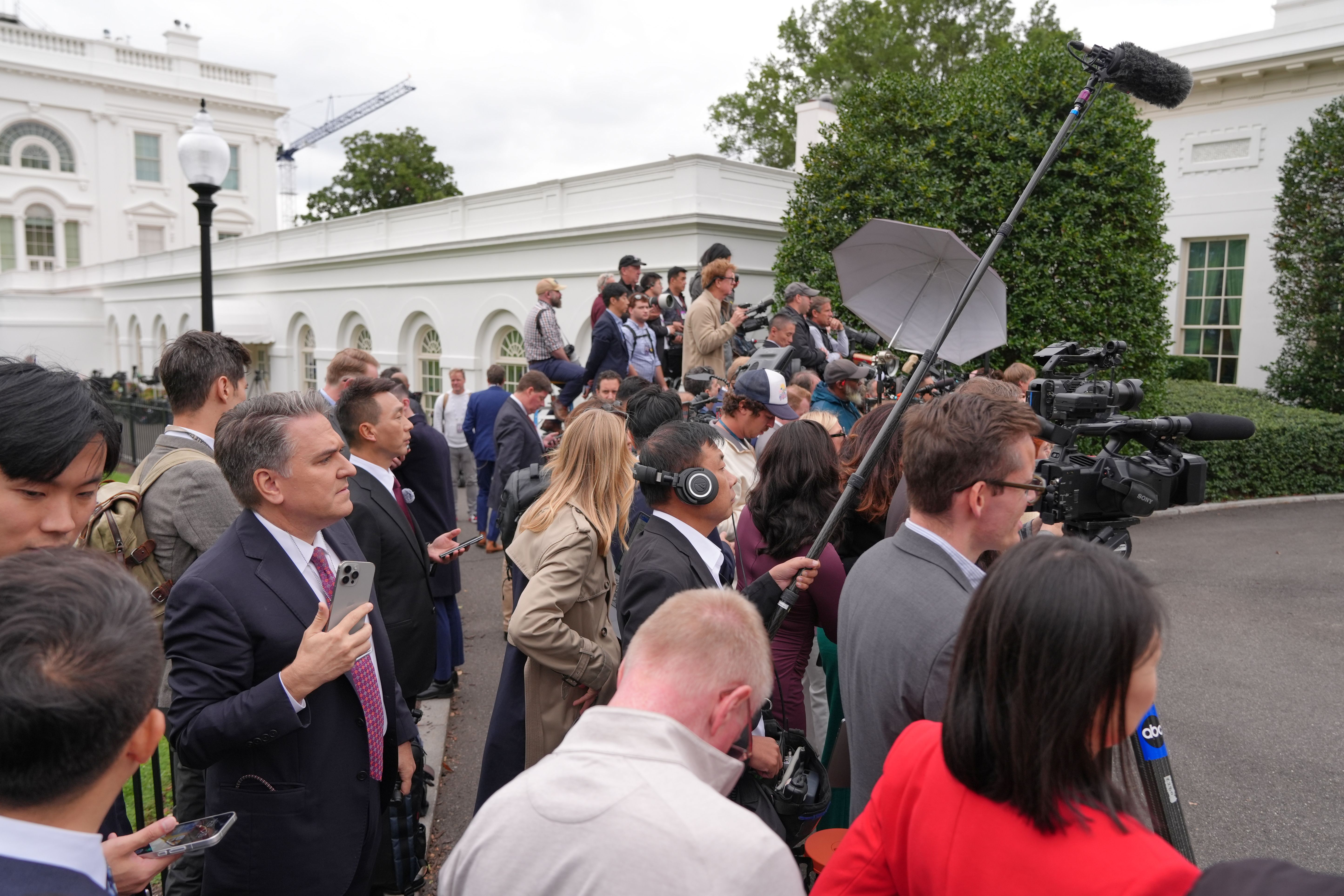 press outside WH 