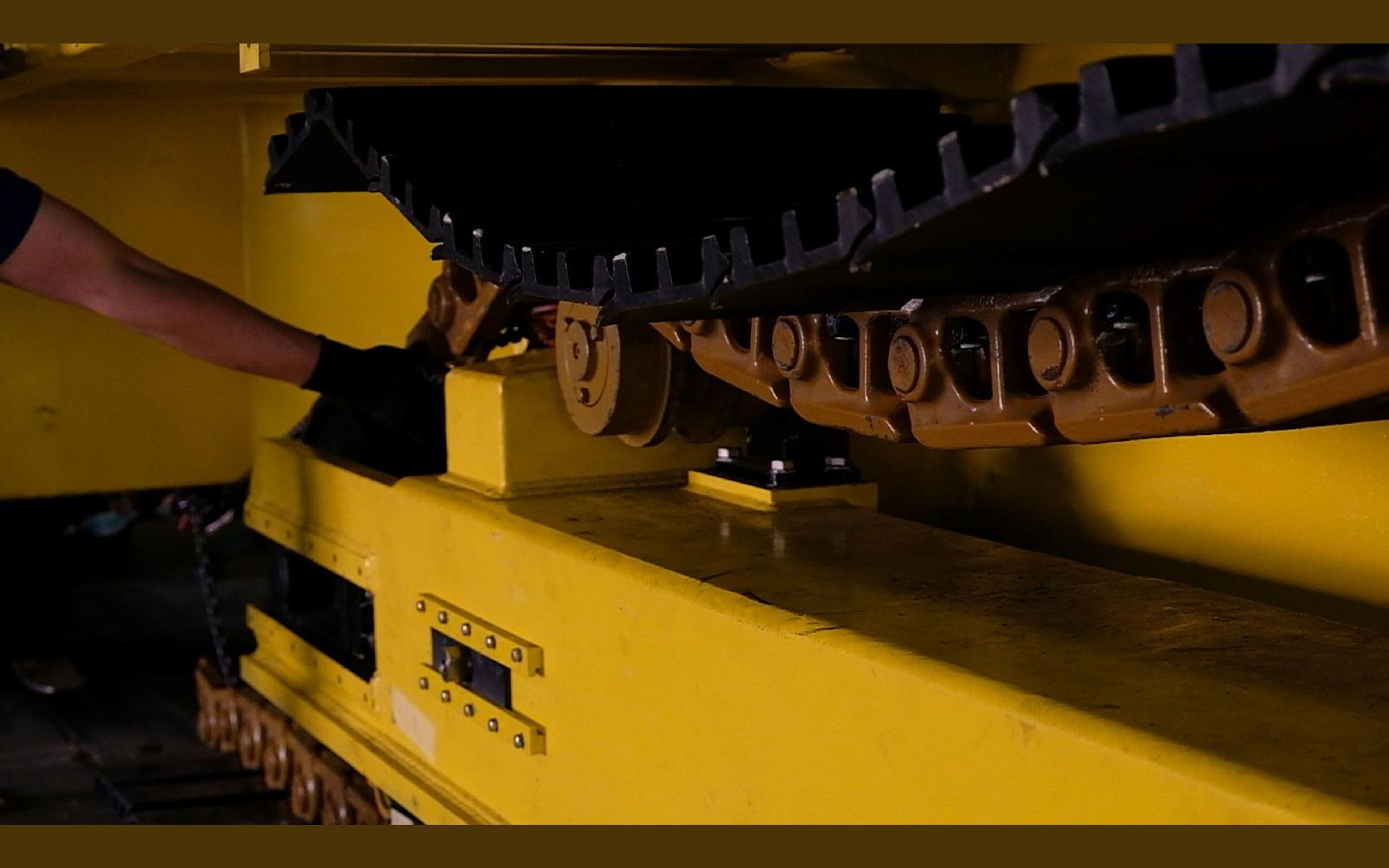 Salt harvester build, June 2022: frame, tracks and drivetrain, shoot 11