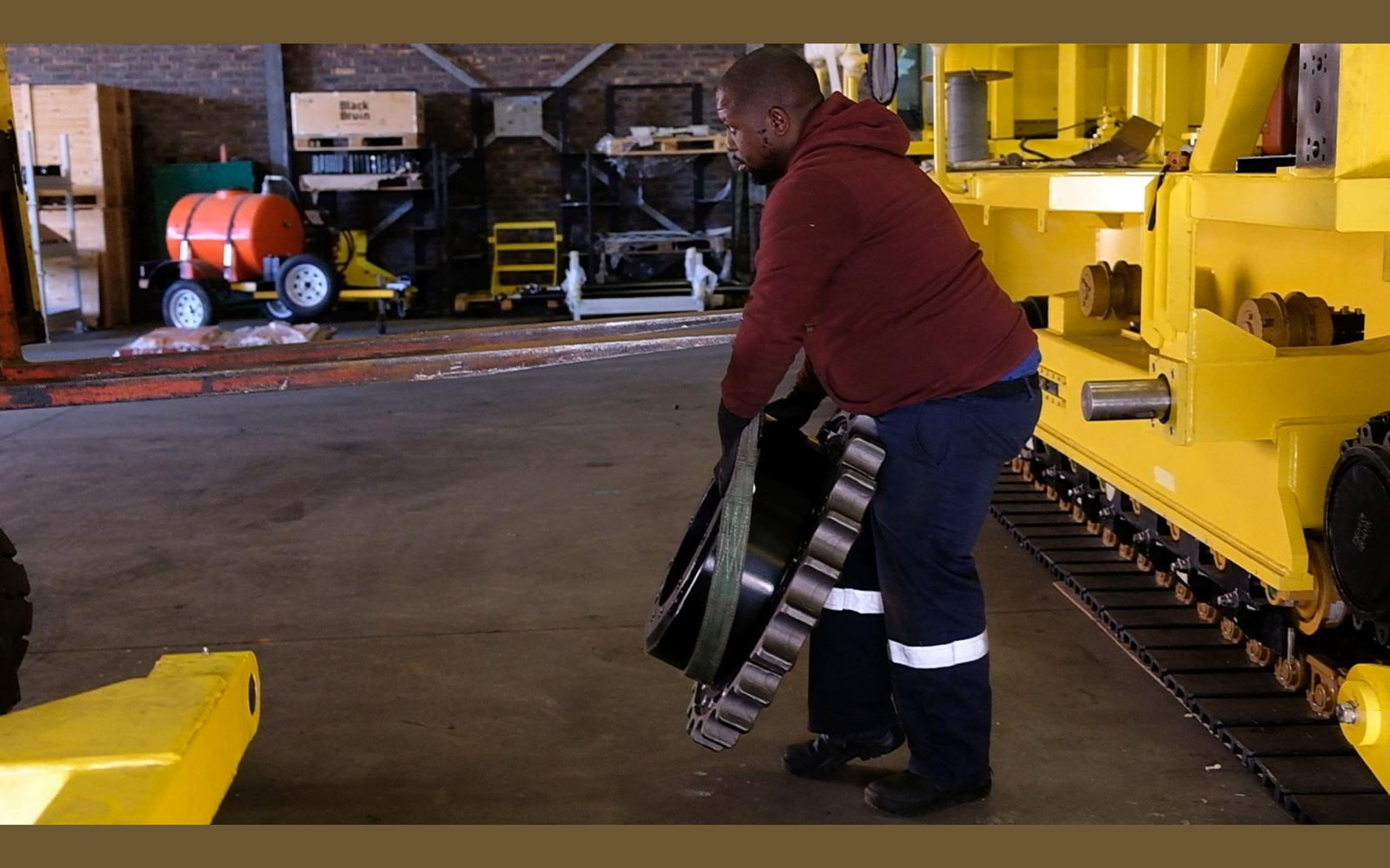 Salt harvester build, June 2022: frame, tracks and drivetrain, shoot 11