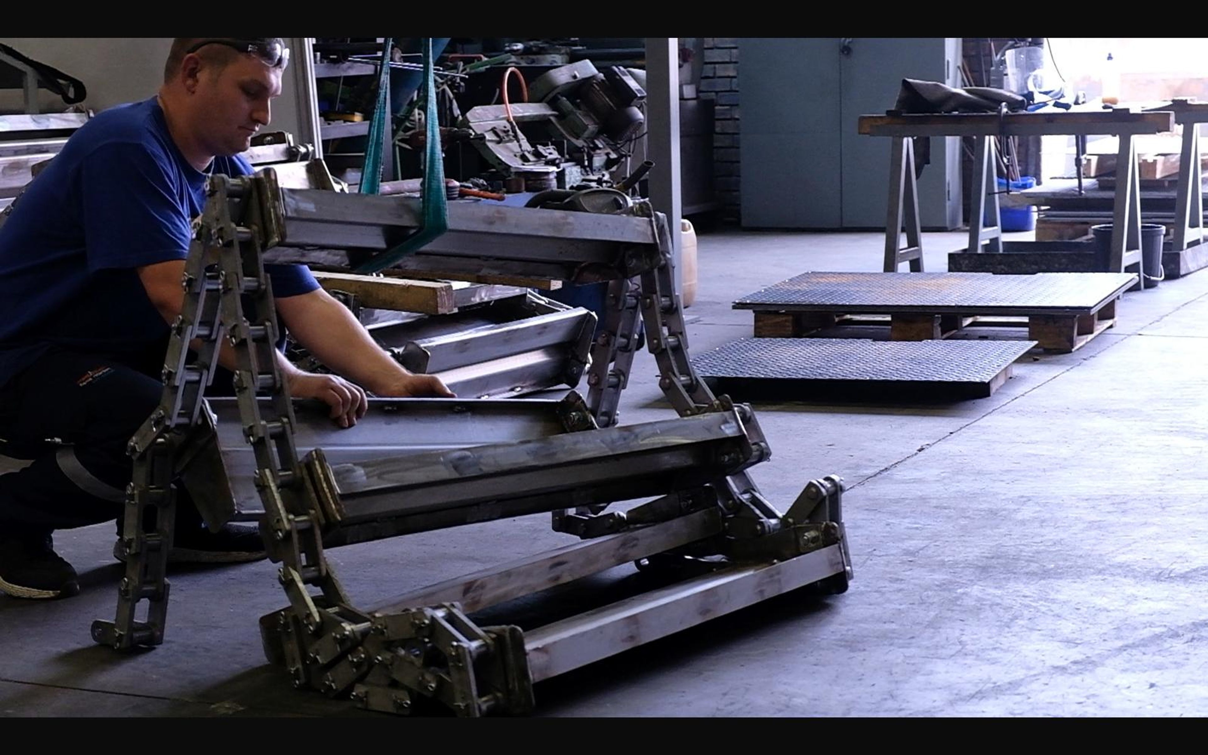 Salt harvester build, June 2022: frame, tracks and drivetrain, shoot 10