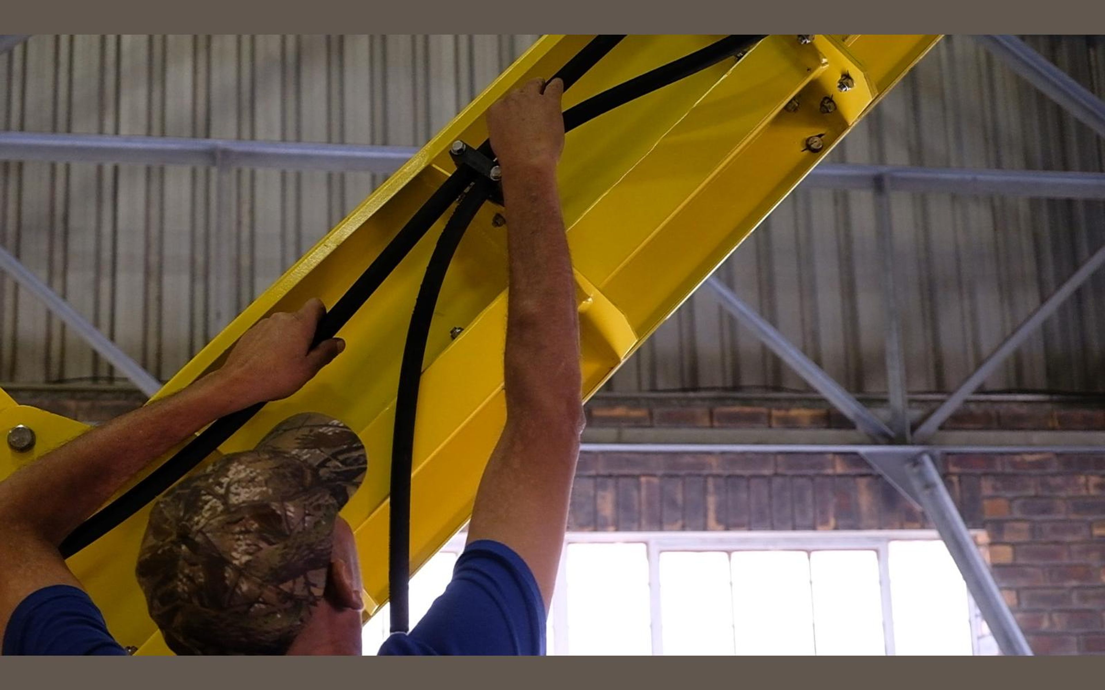 Salt harvester build, July 2022: hydraulics, plans and panel work, shoot 12