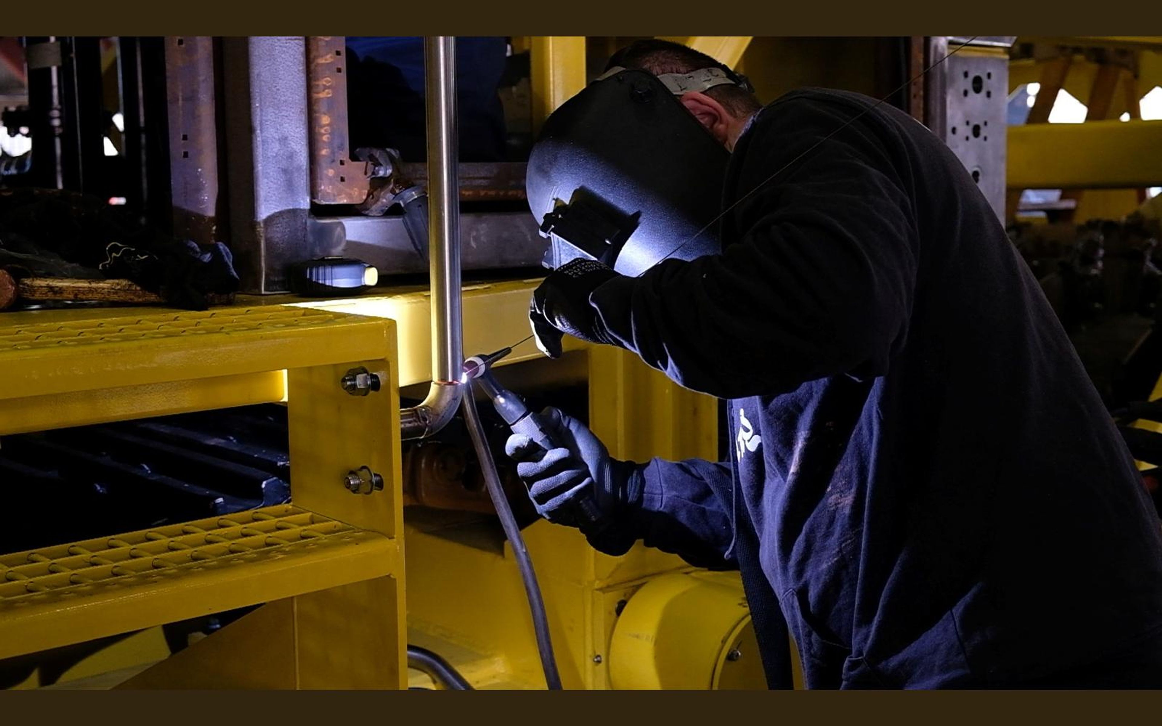 Salt harvester build, July 2022: hydraulics, plans and panel work, shoot 12