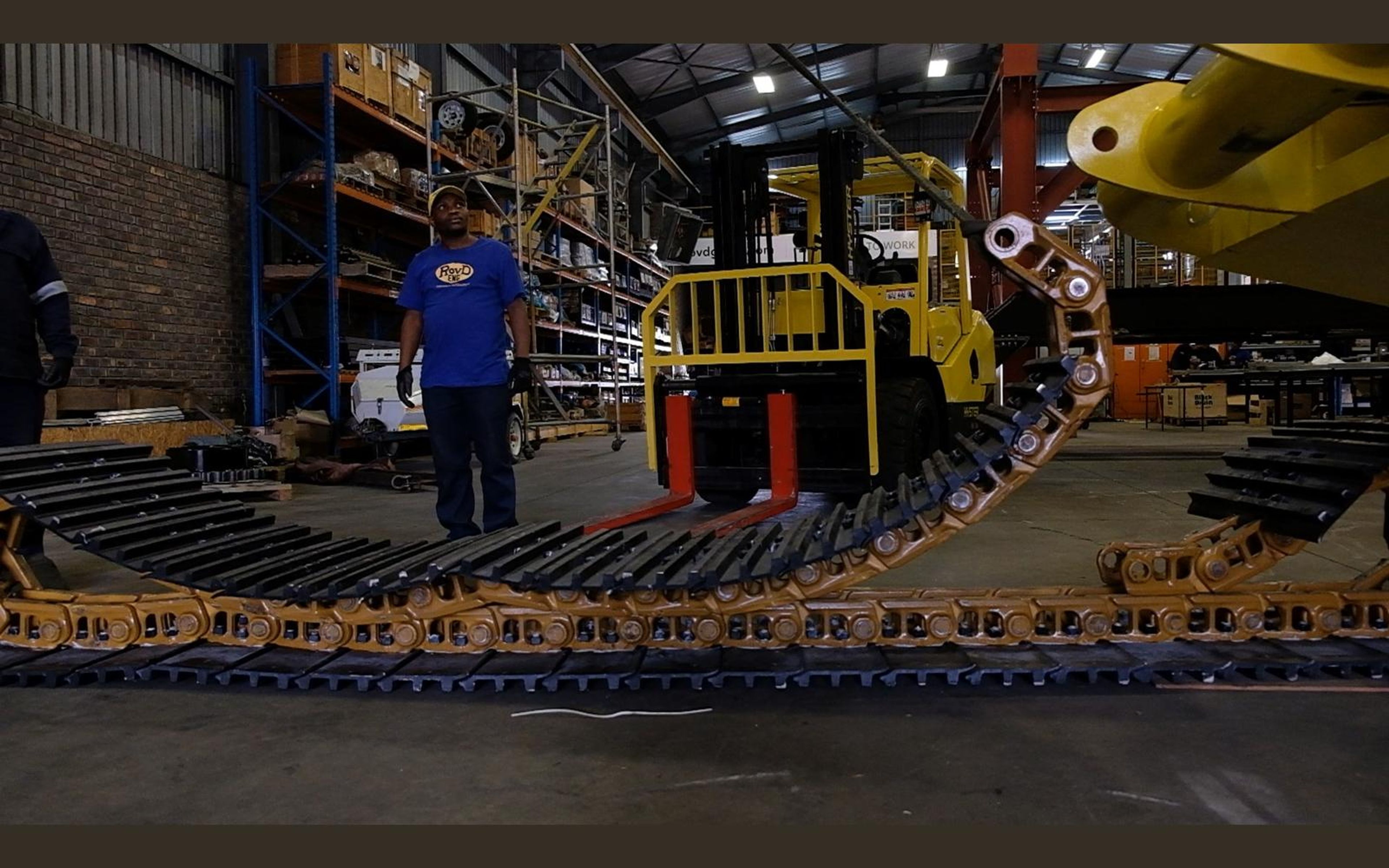 Salt harvester build, June 2022: frame, tracks and drivetrain, shoot 10