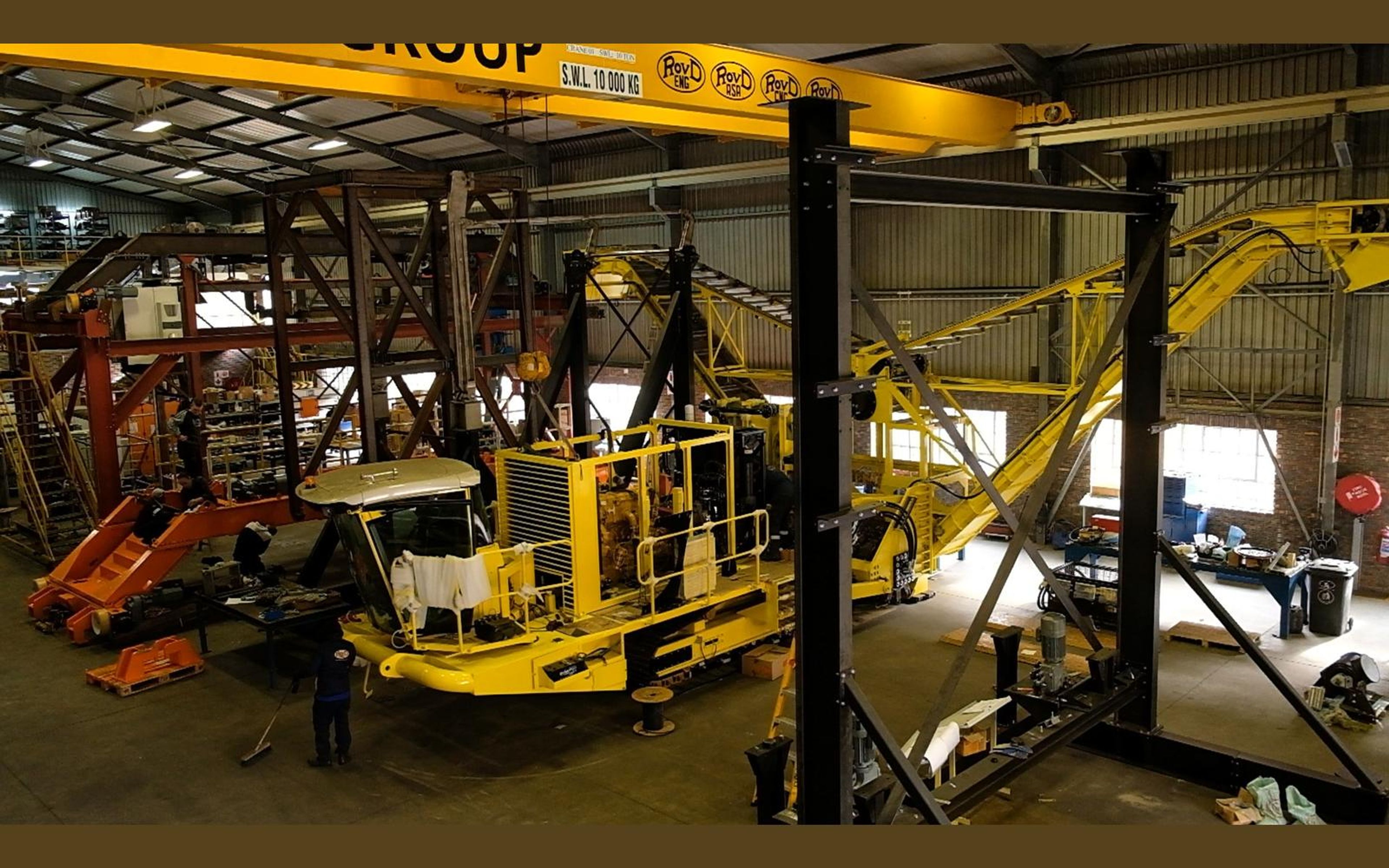 Salt harvester build, July 2022: hydraulics, plans and panel work, shoot 14