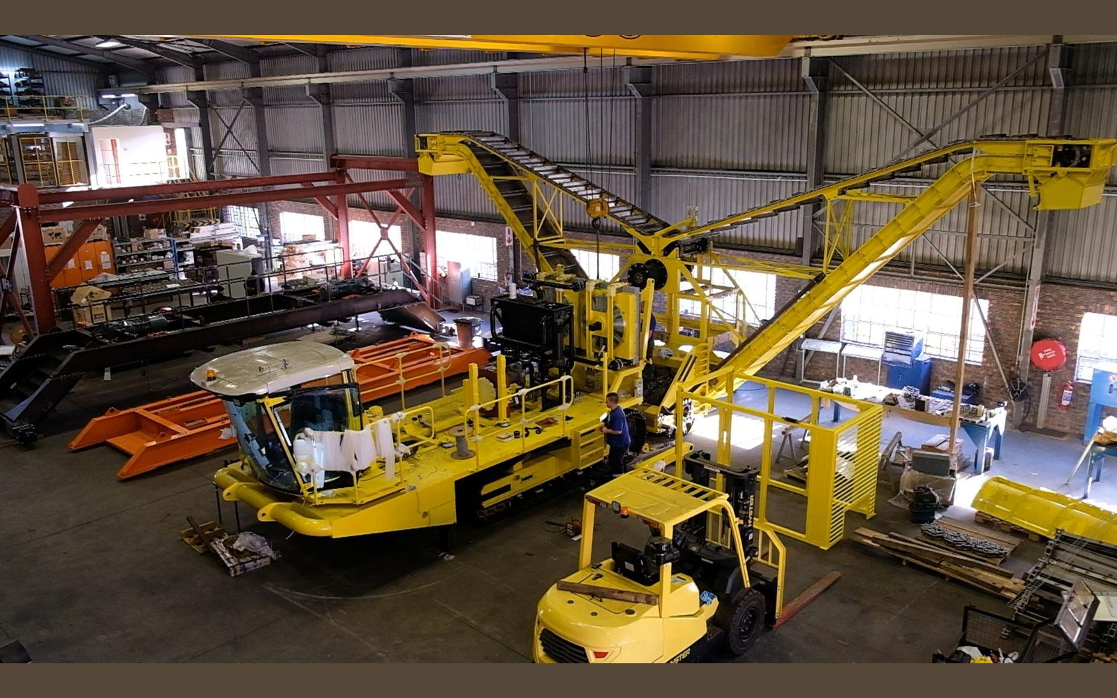 Salt harvester build, June 2022: frame, tracks and drivetrain, shoot 11