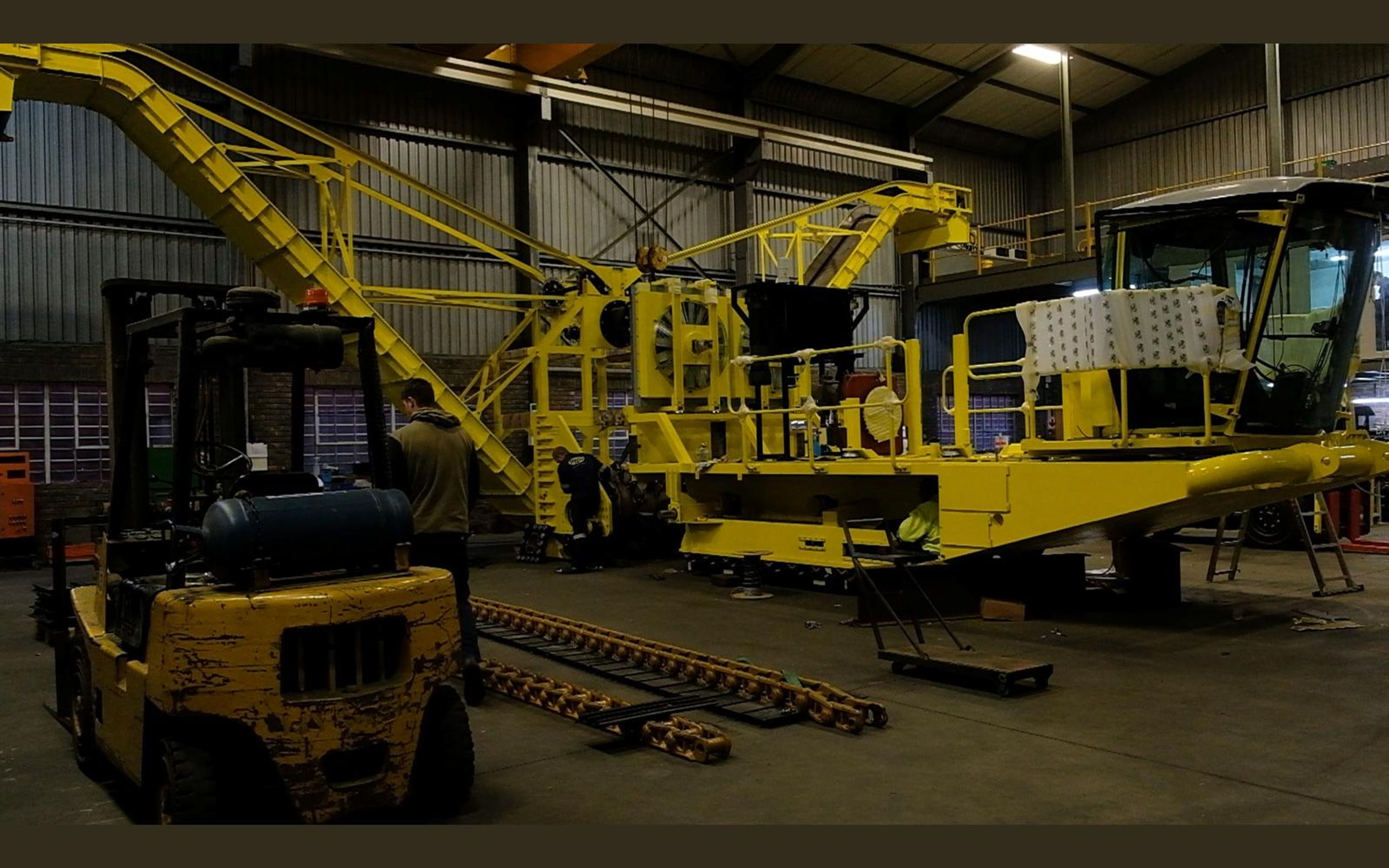 Salt harvester build, June 2022: frame, tracks and drivetrain, shoot 9