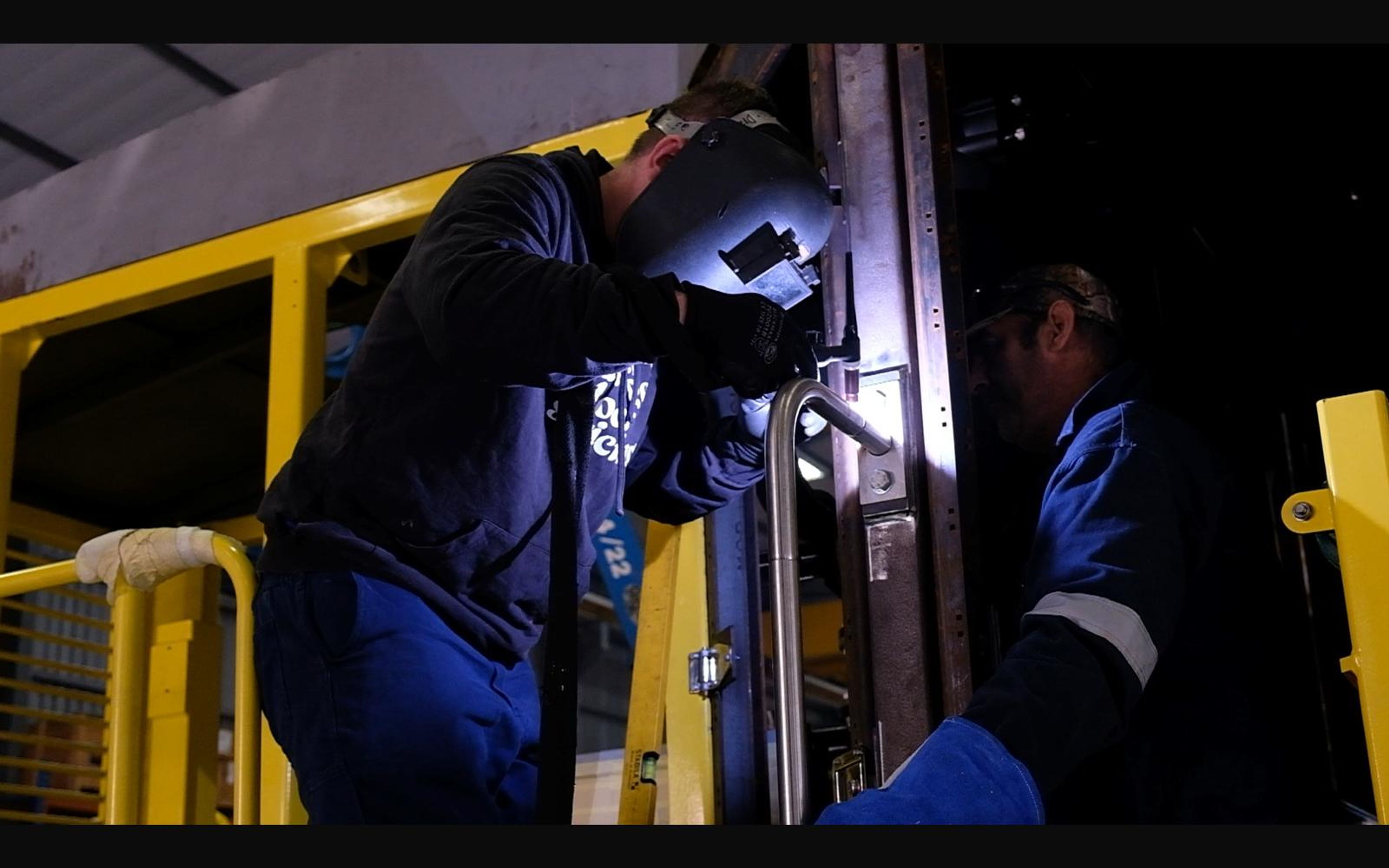 Assembly of the salt harvester, July 2022: hydraulics, plans and panel work, shoot 12