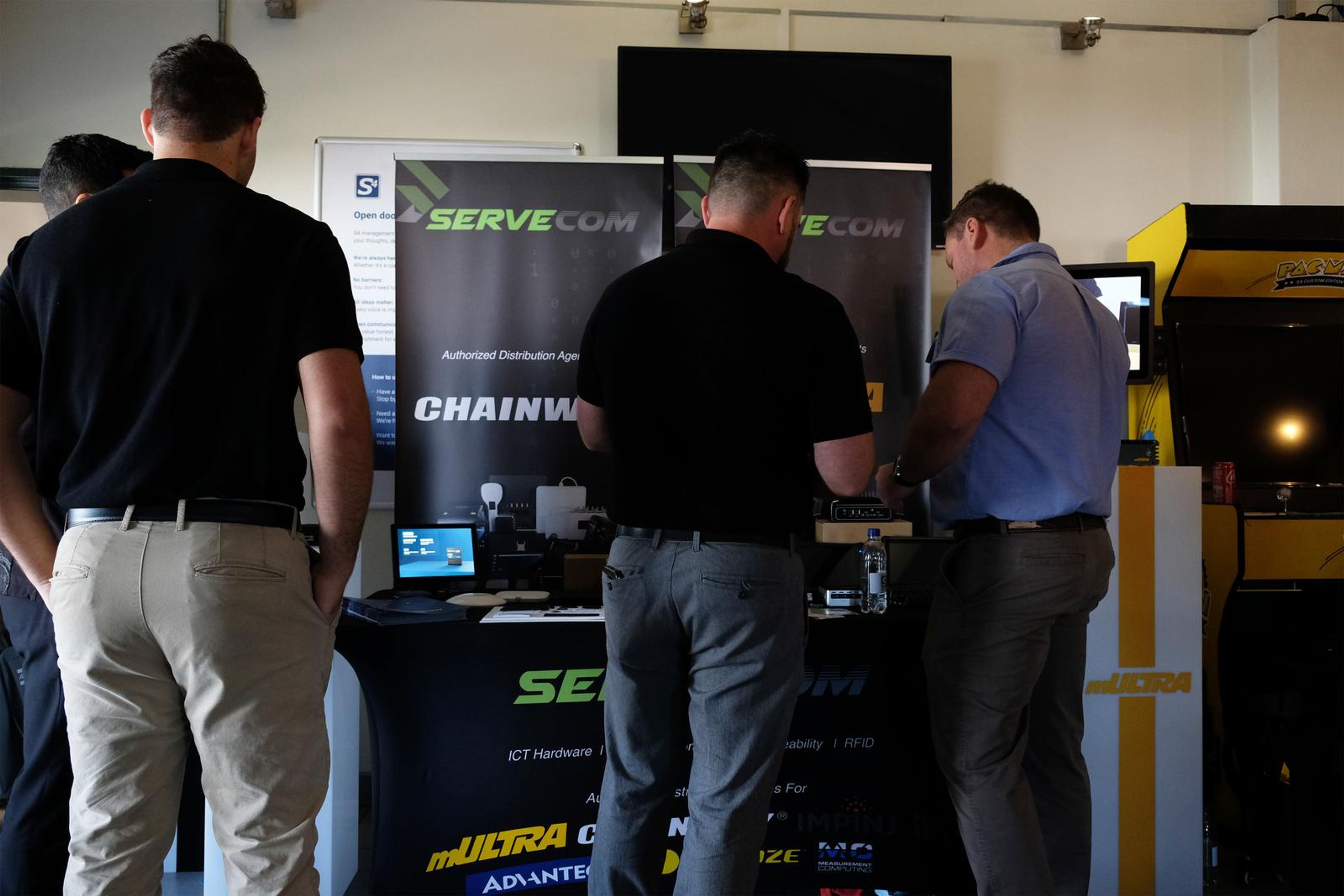 Servecom stand with visitors
