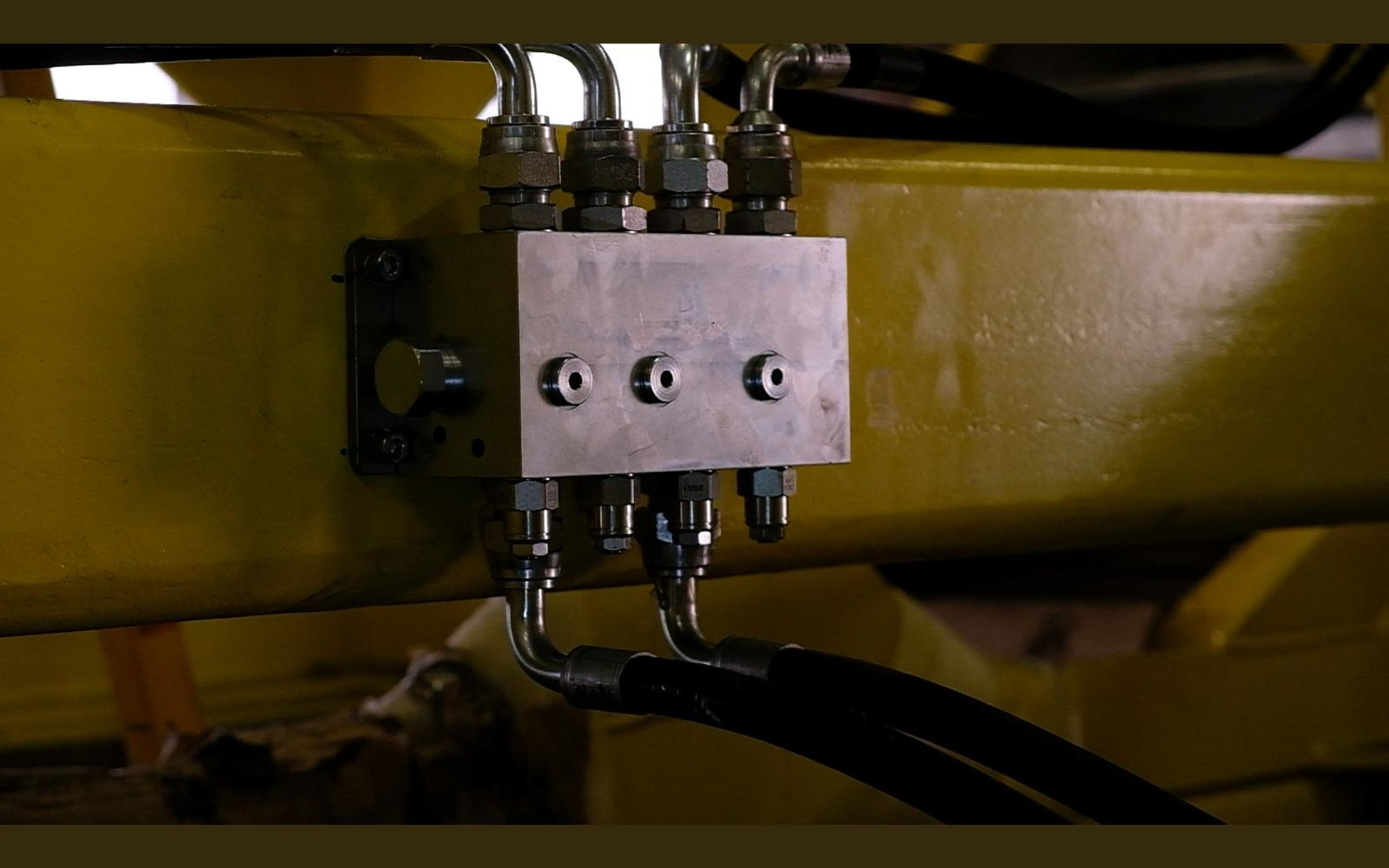 Salt harvester build, July 2022: hydraulics, plans and panel work, shoot 12