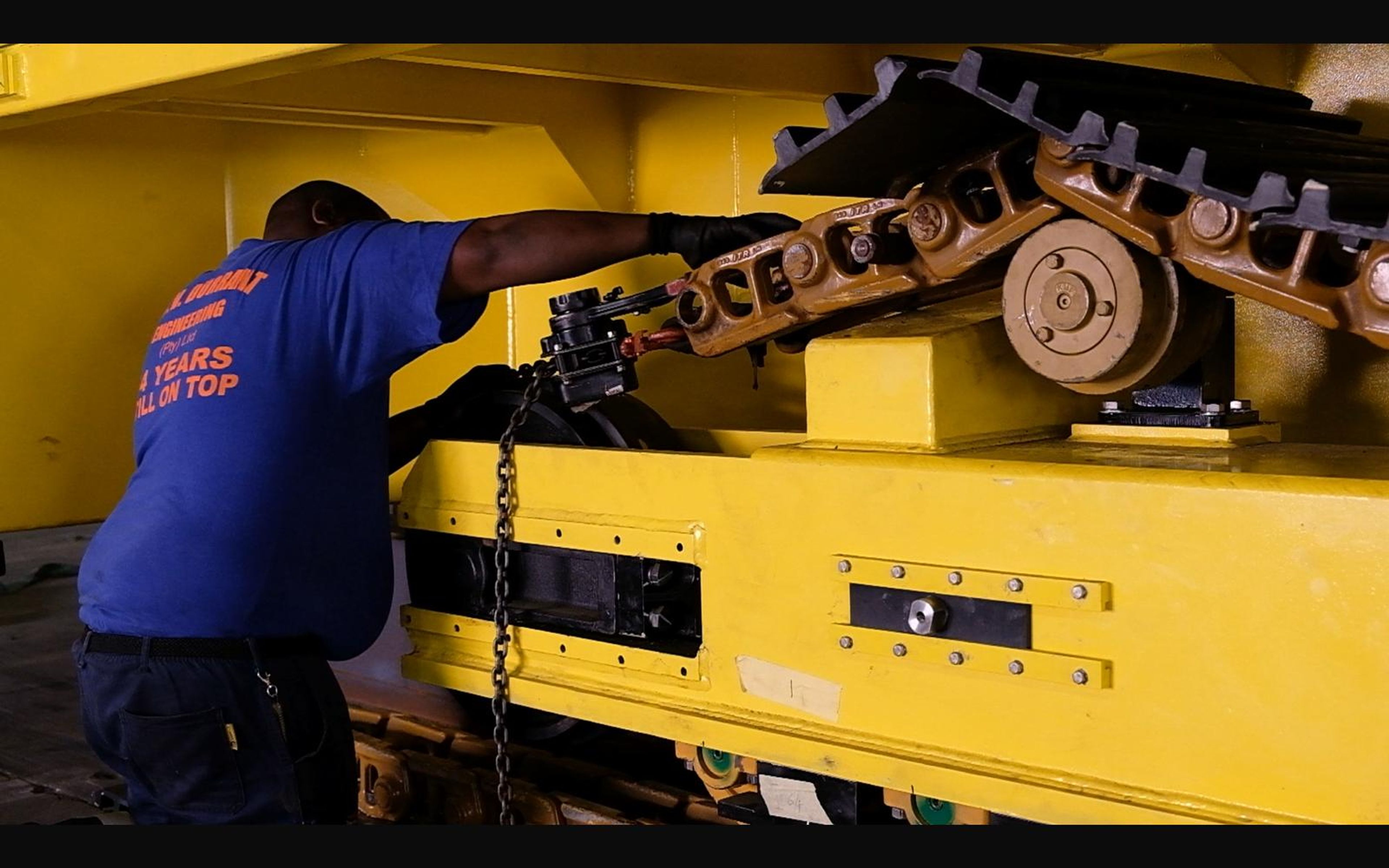 Salt harvester build, June 2022: frame, tracks and drivetrain, shoot 11