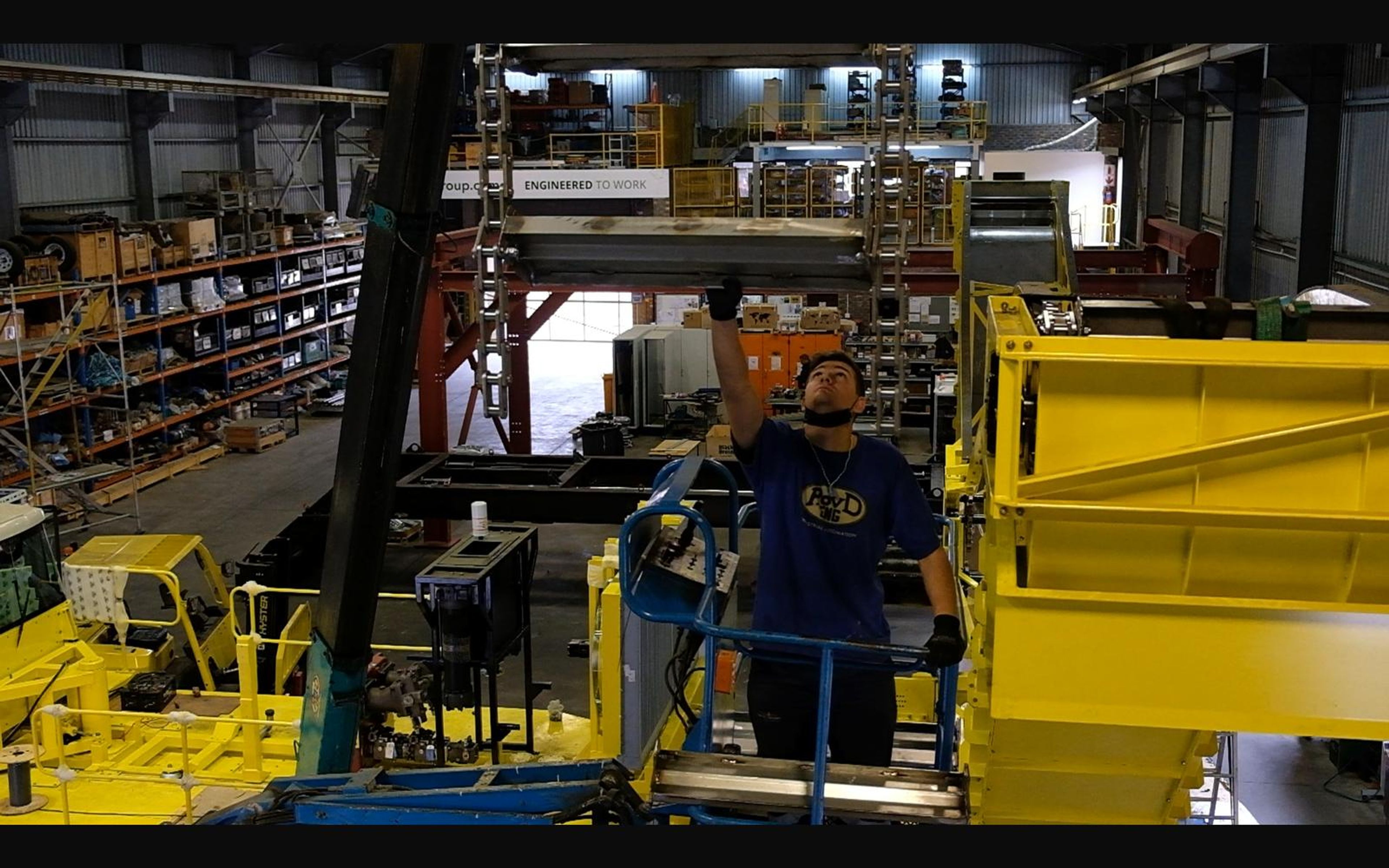 Assembly of the salt harvester, June 2022: frame, tracks and drivetrain, shoot 10