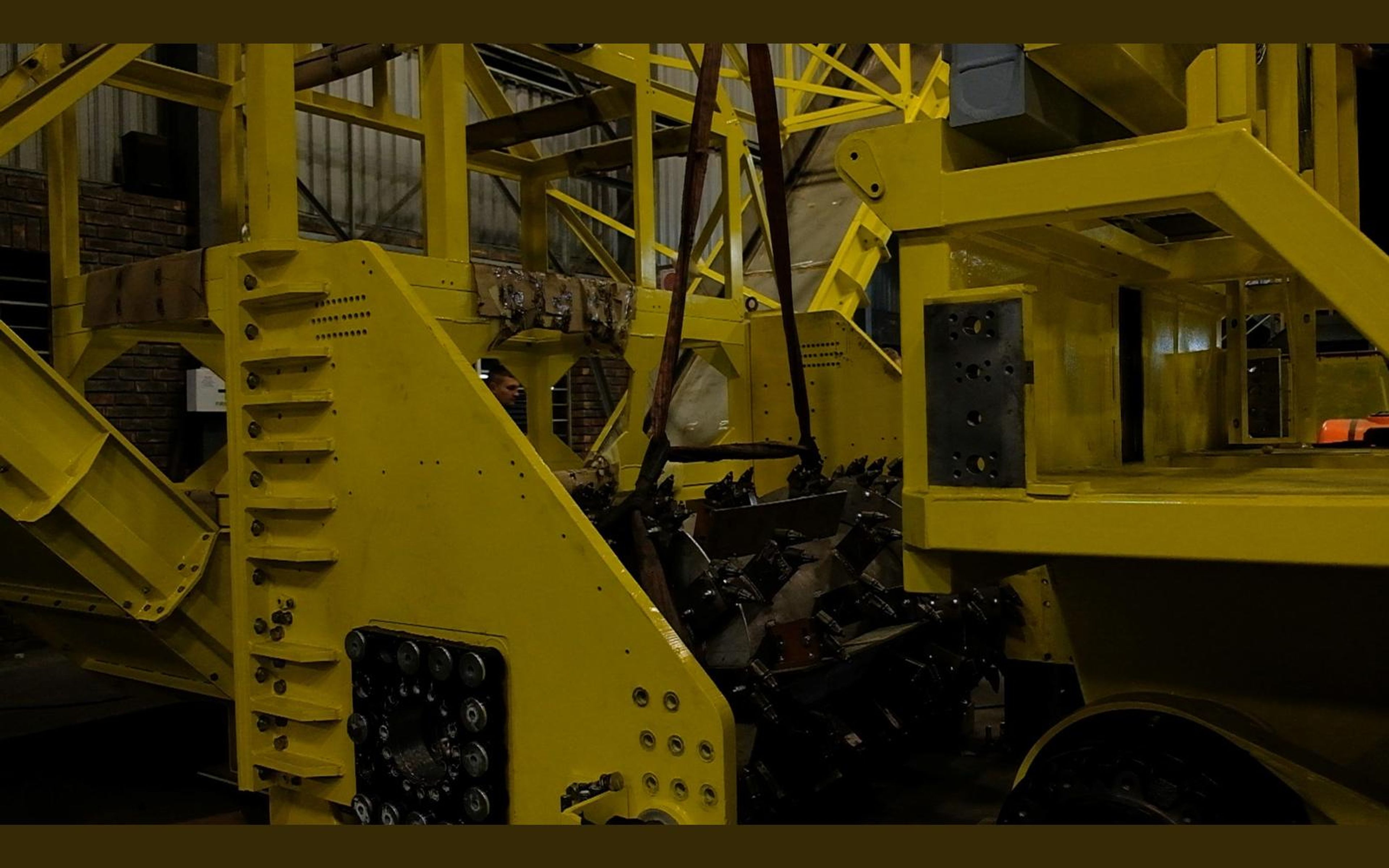 Salt harvester build, June 2022: frame, tracks and drivetrain, shoot 9