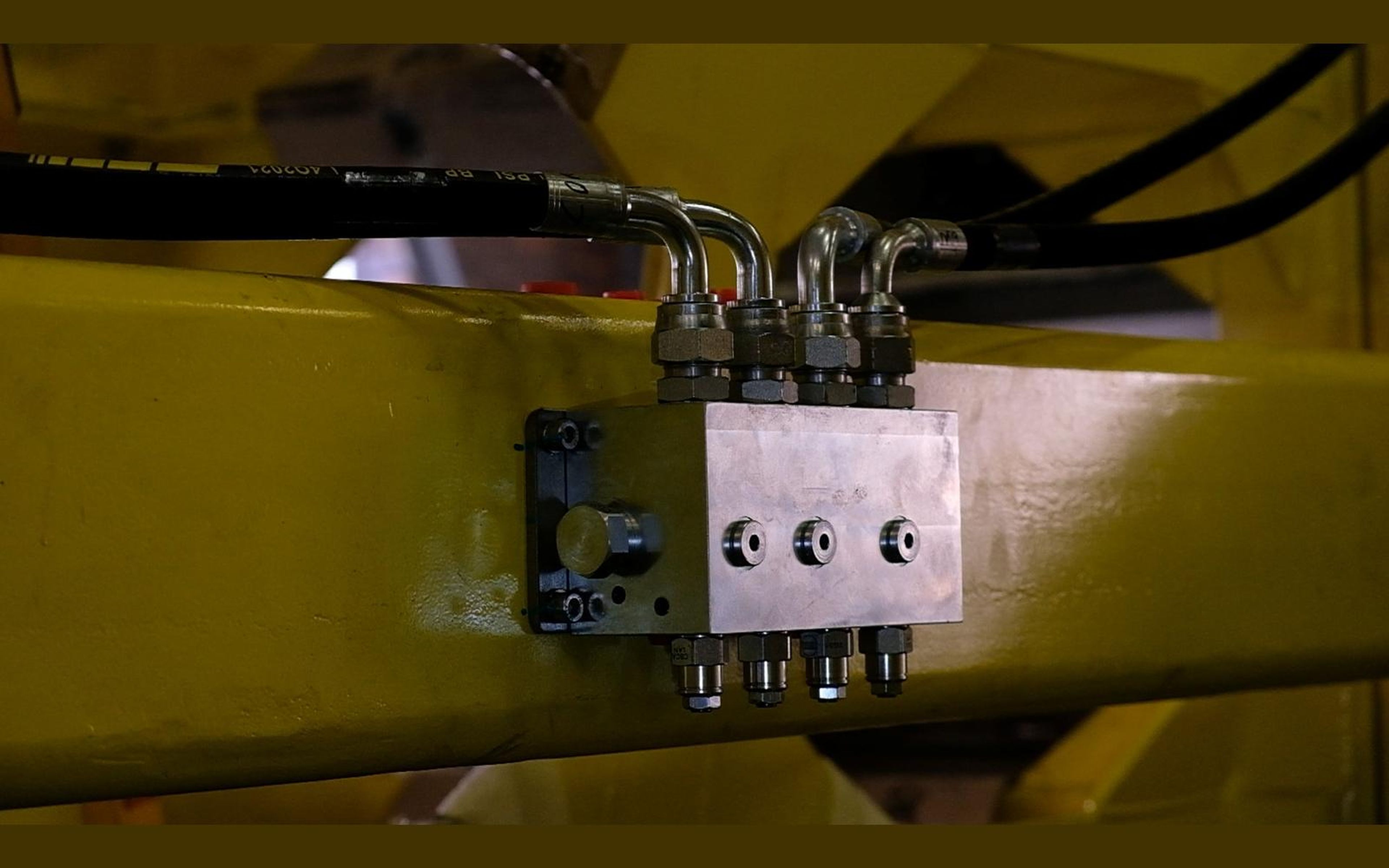 Salt harvester build, July 2022: hydraulics, plans and panel work, shoot 12