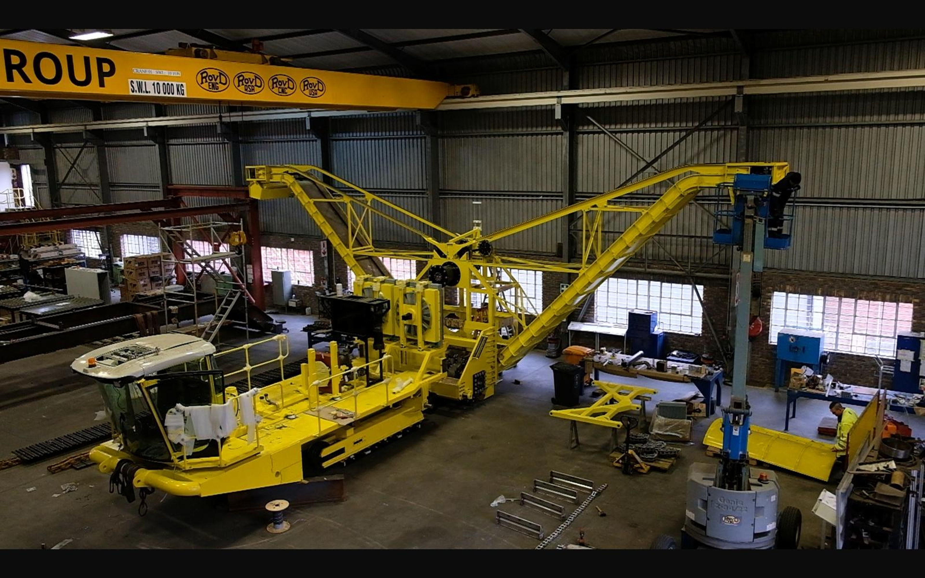 Salt harvester build, June 2022: frame, tracks and drivetrain, shoot 10