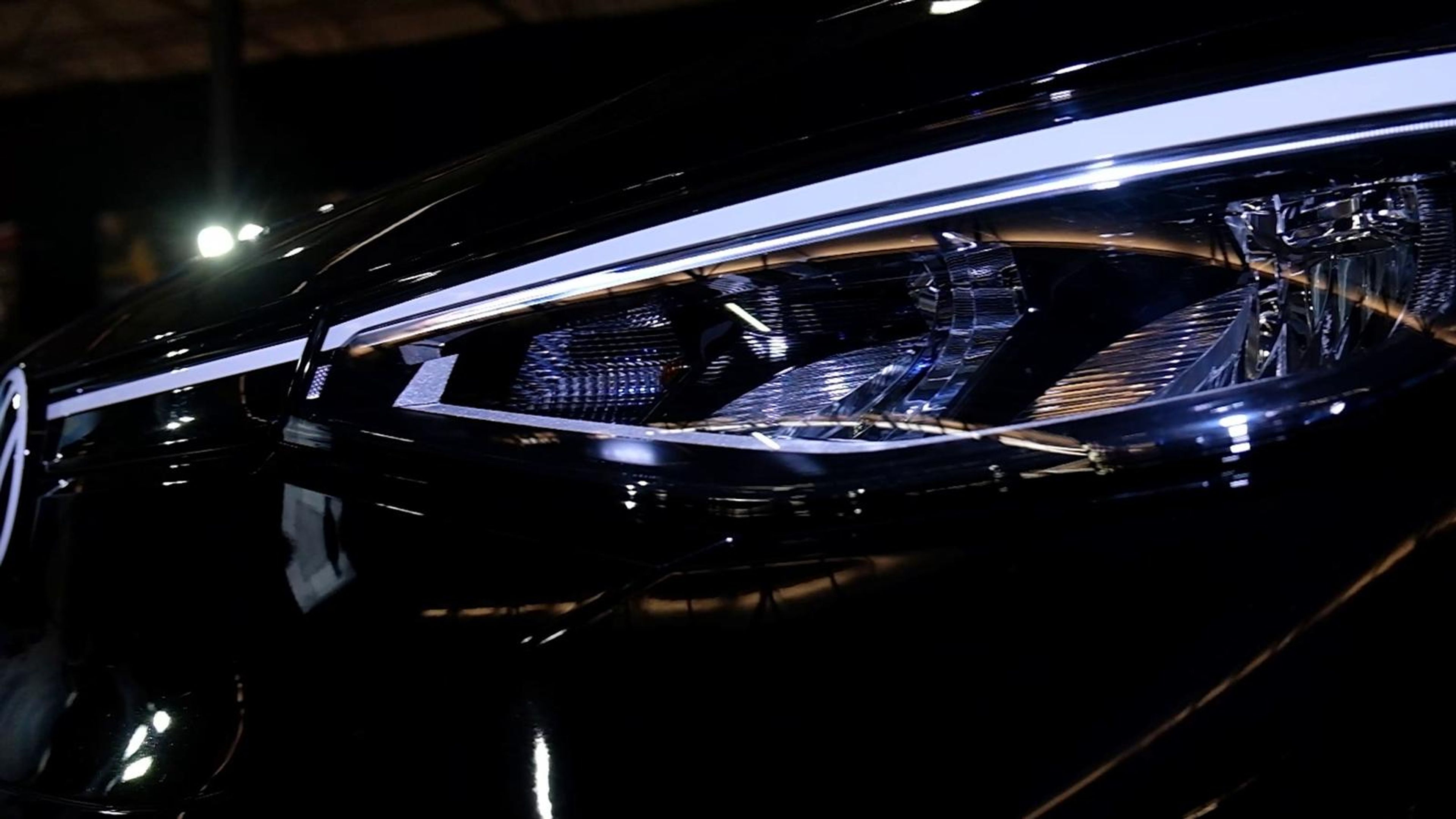 Close view of a Volkswagen headlight