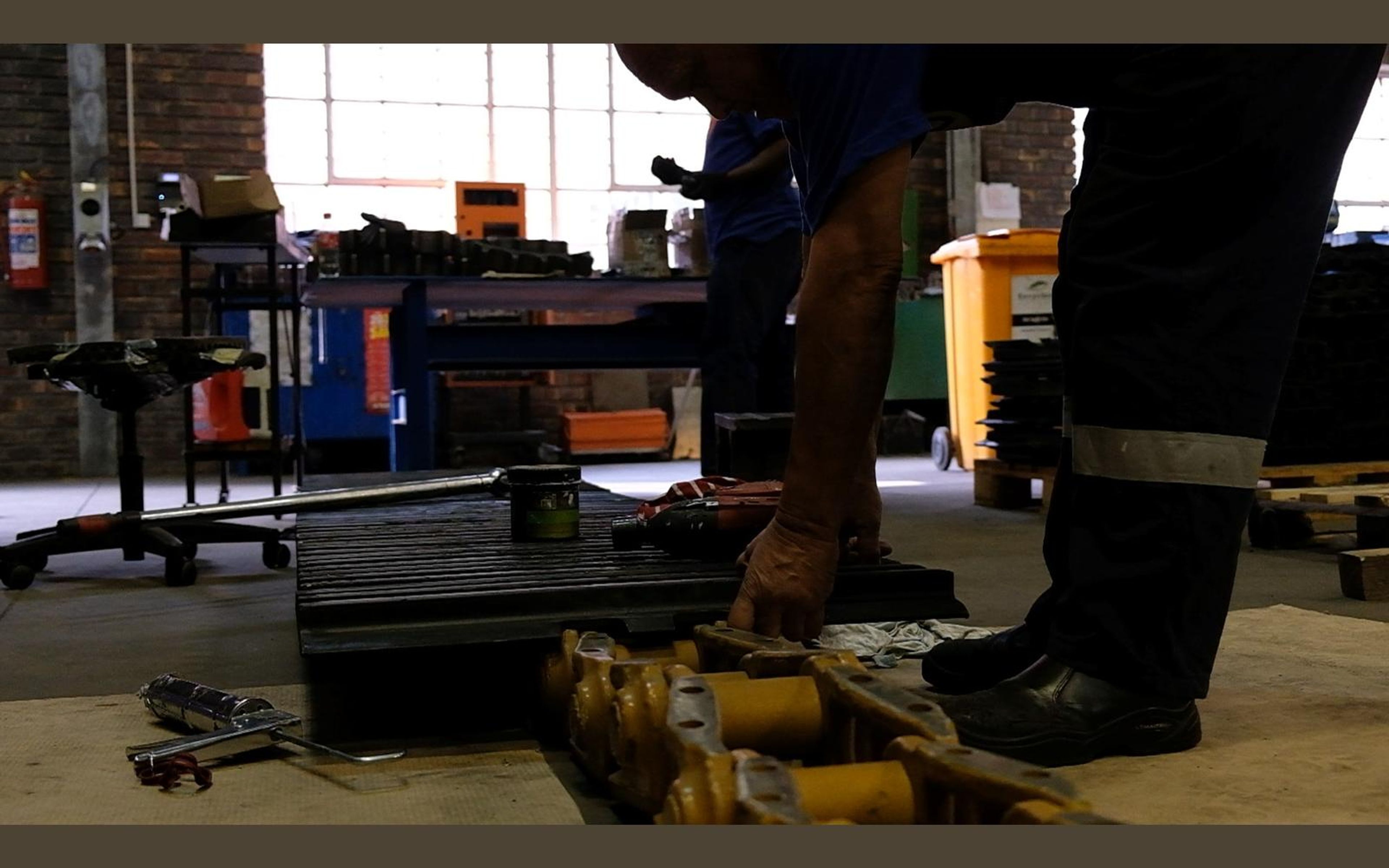 Salt harvester build, June 2022: frame, tracks and drivetrain, shoot 9