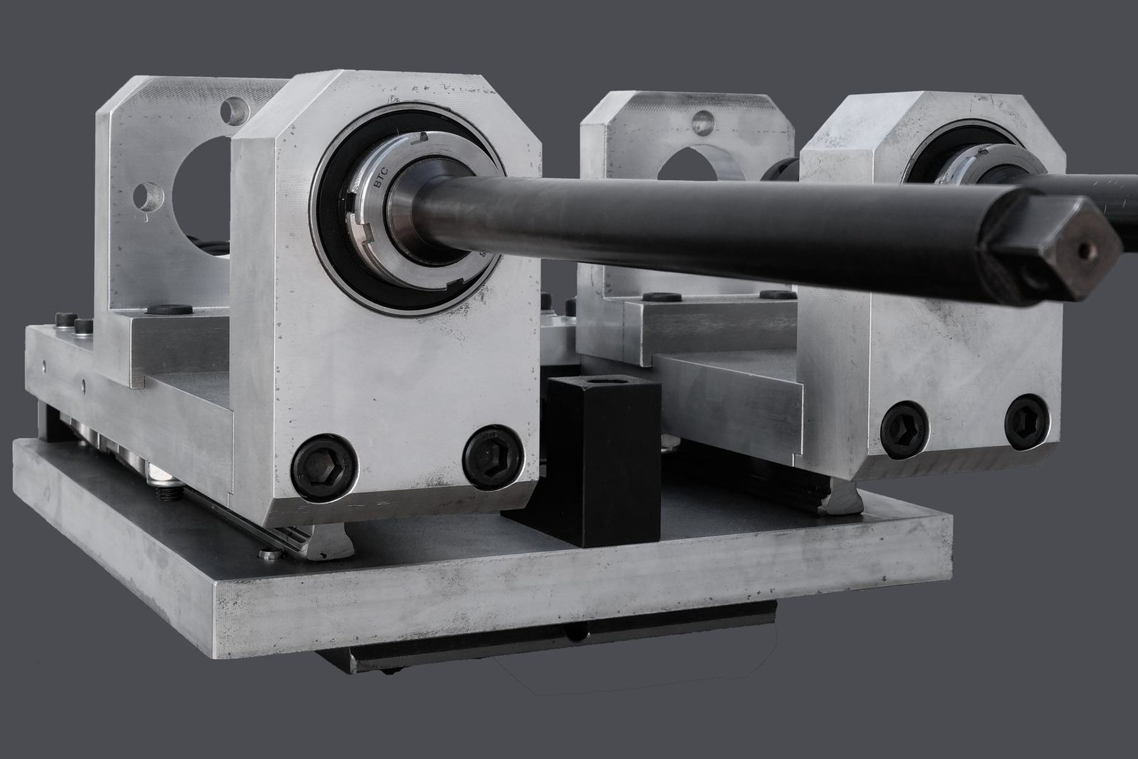 Retouched view of the tool on a grey background