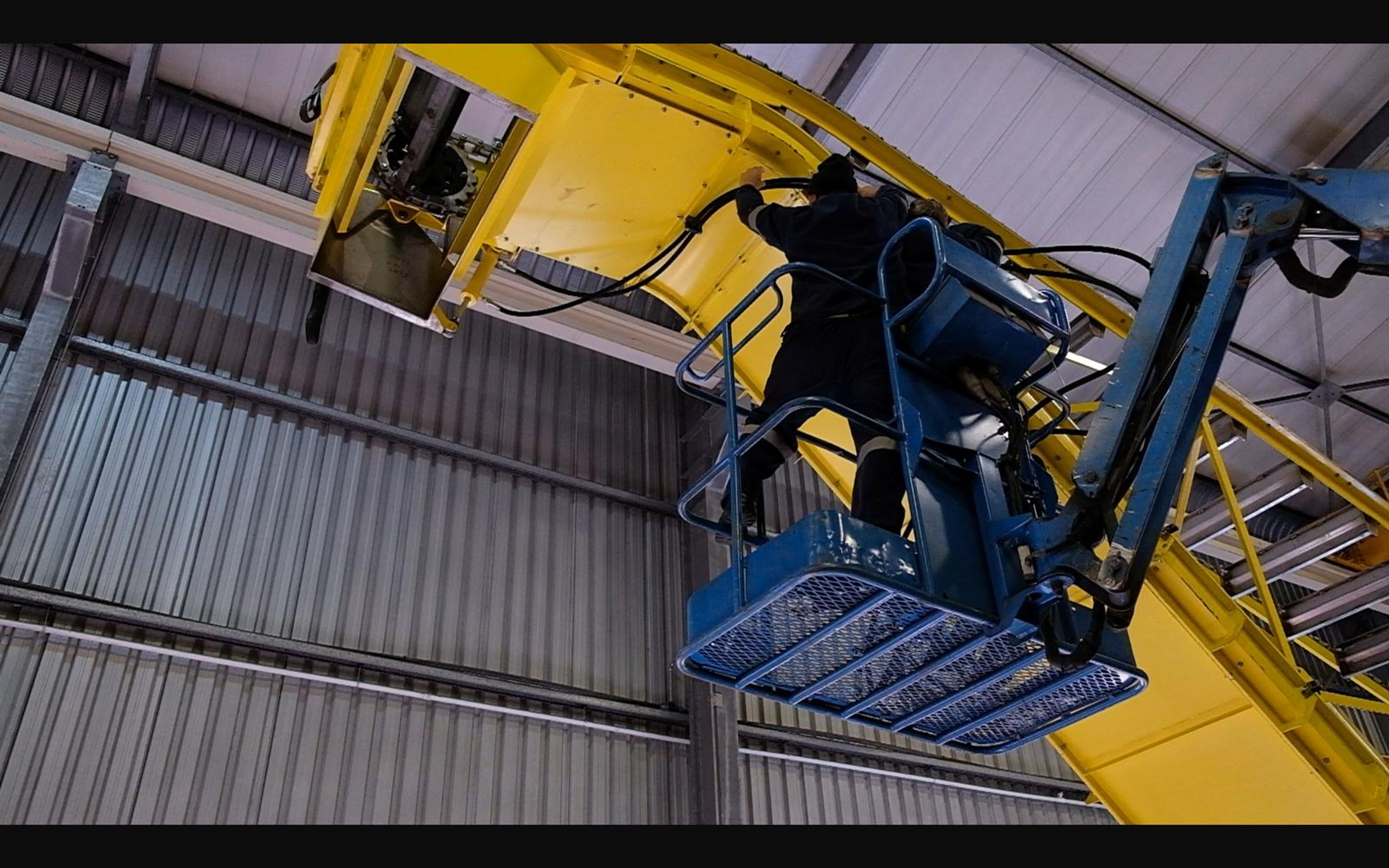 Salt harvester build, July 2022: hydraulics, plans and panel work, shoot 12