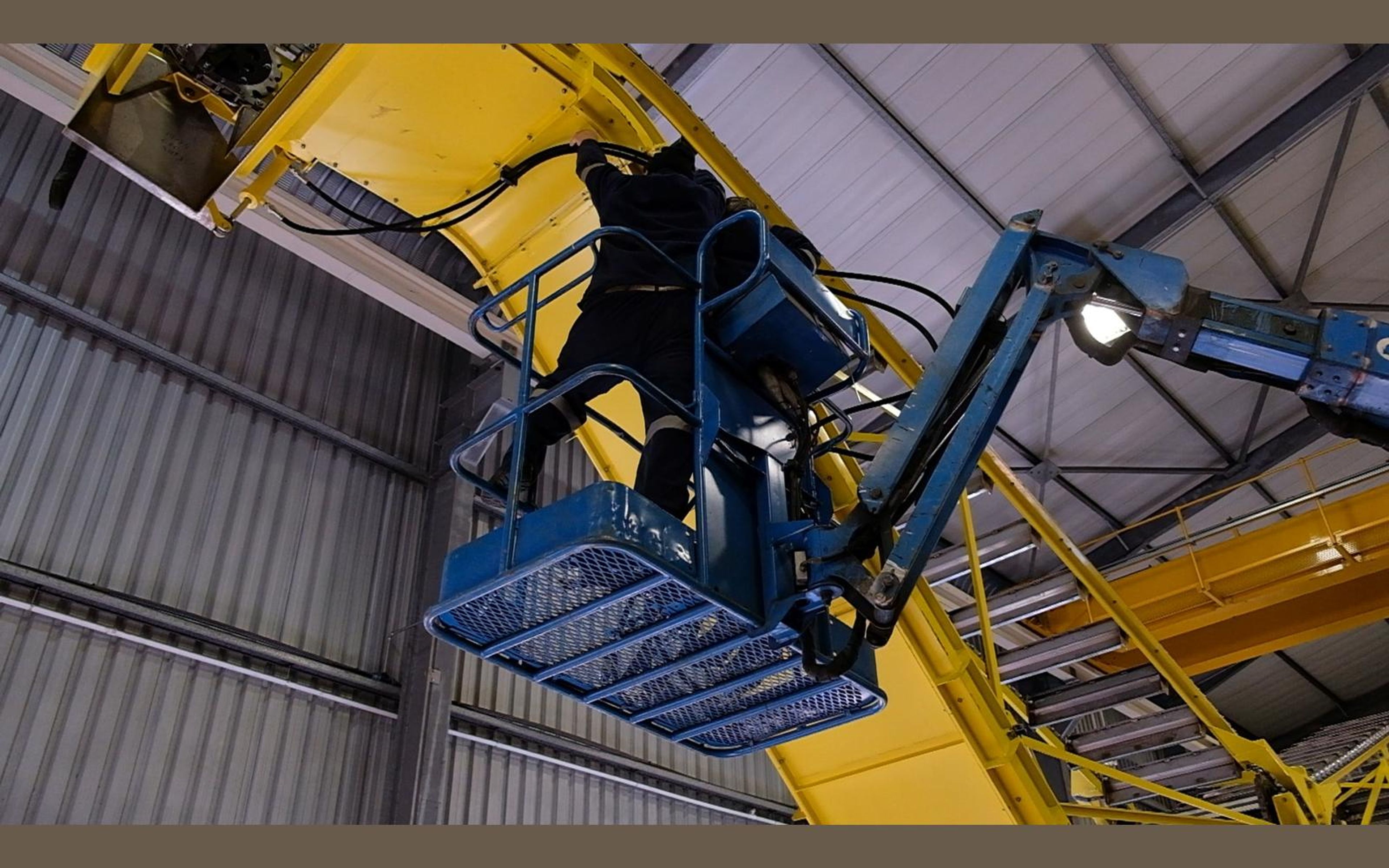 Salt harvester build, July 2022: hydraulics, plans and panel work, shoot 12