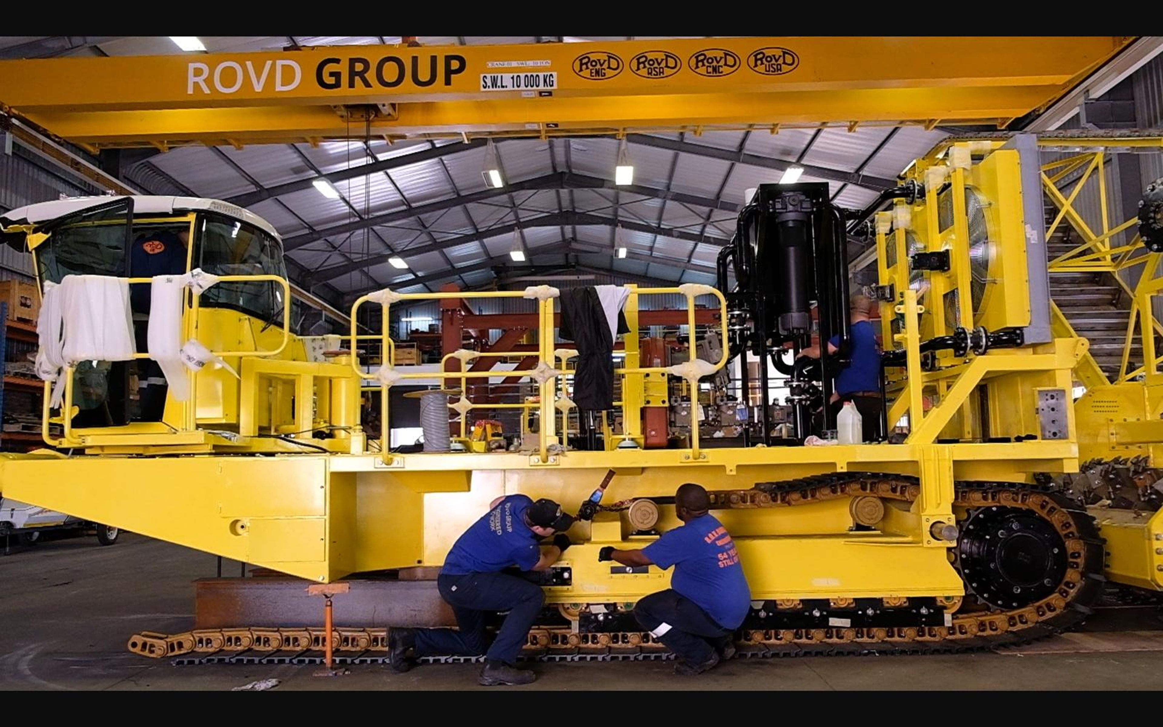 Assembly of the salt harvester, June 2022: frame, tracks and drivetrain, shoot 11