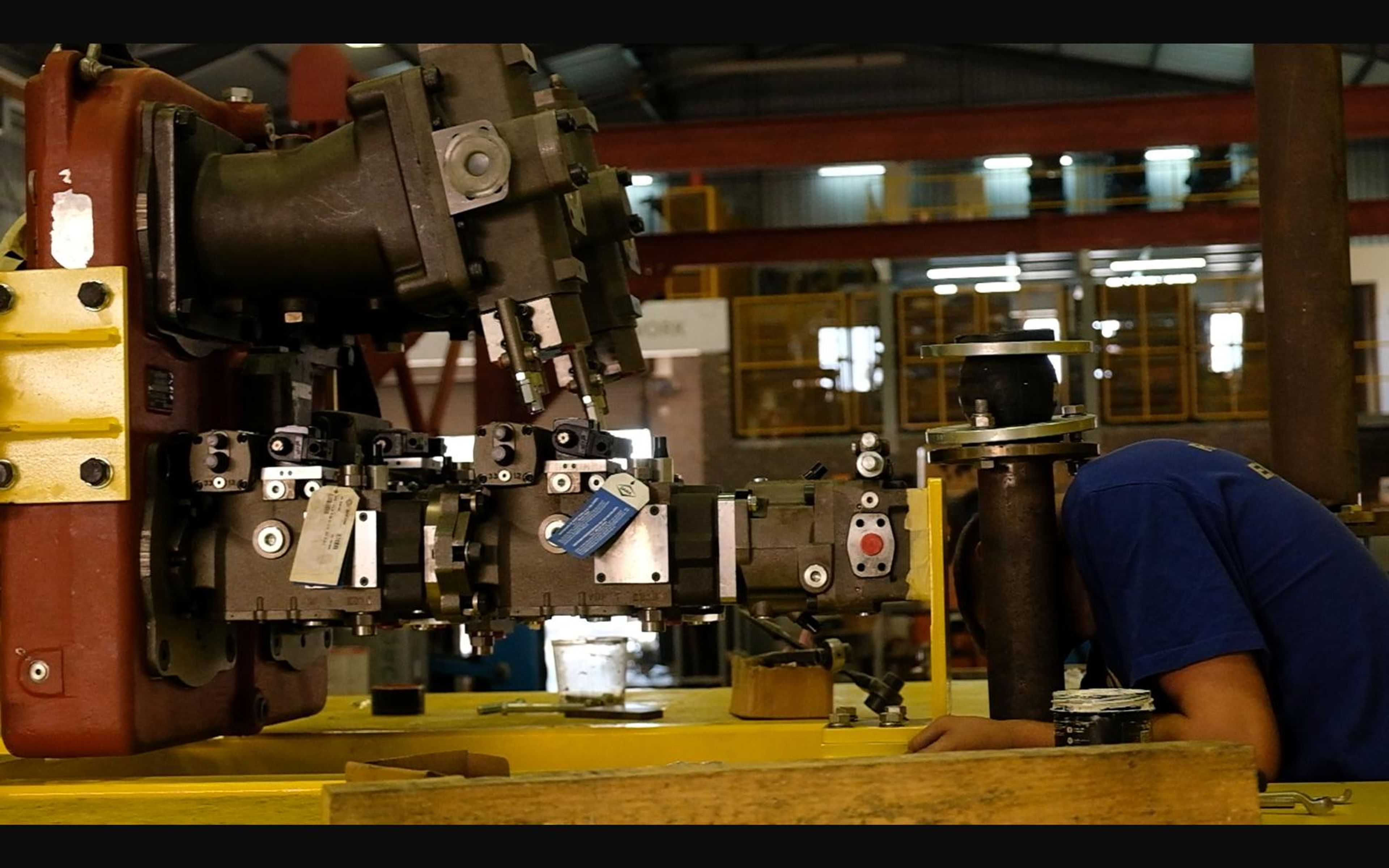 Assembly of the salt harvester, June 2022: frame, tracks and drivetrain, shoot 8