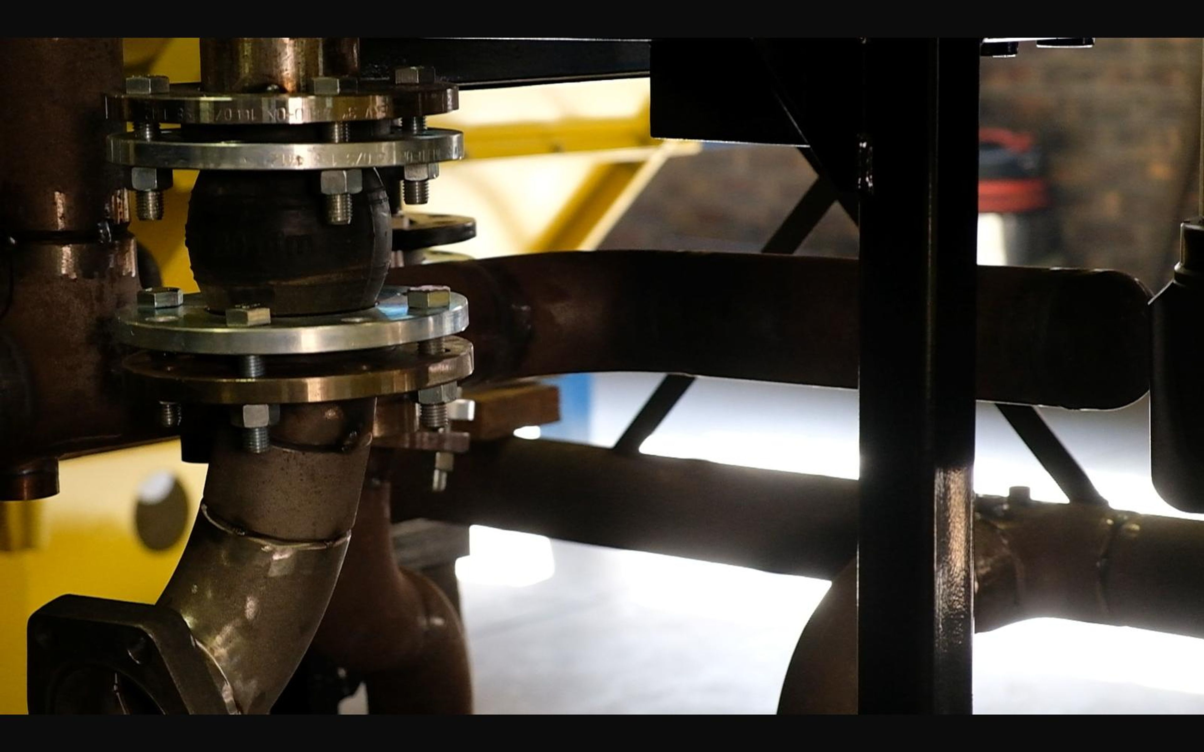 Assembly of the salt harvester, June 2022: frame, tracks and drivetrain, shoot 8