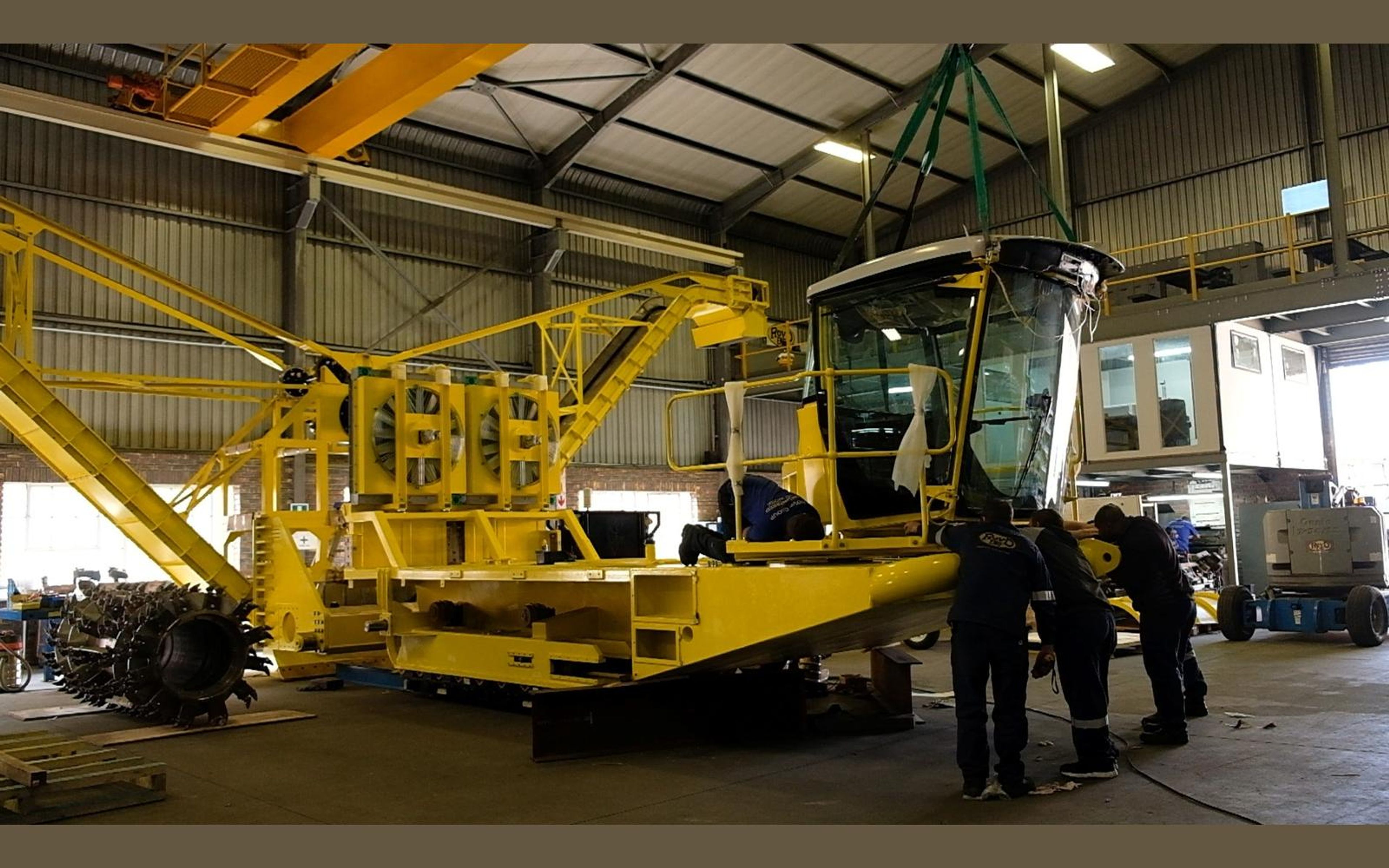 Salt harvester build, June 2022: frame, tracks and drivetrain, shoot 8