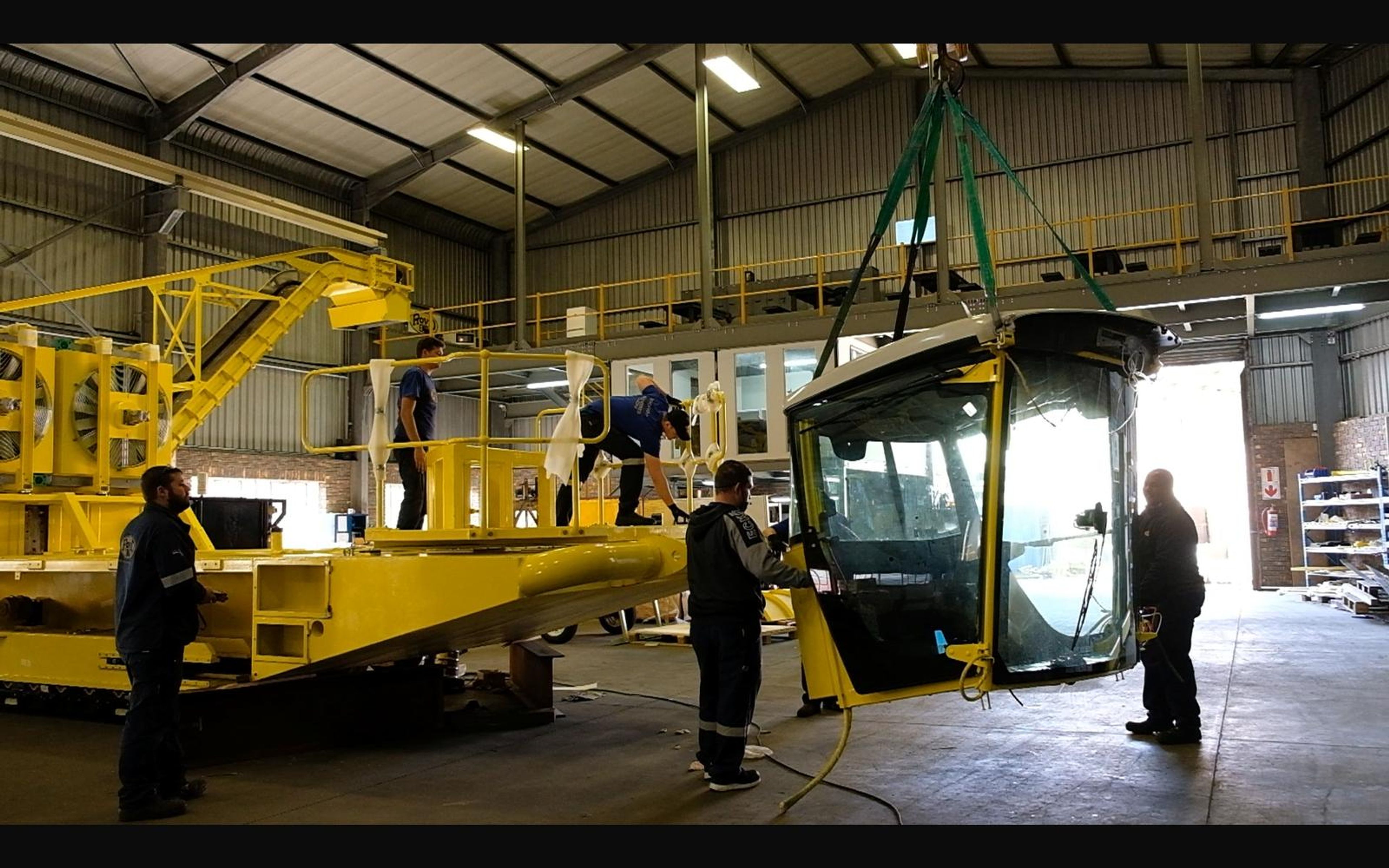 Assembly of the salt harvester, June 2022: frame, tracks and drivetrain, shoot 8