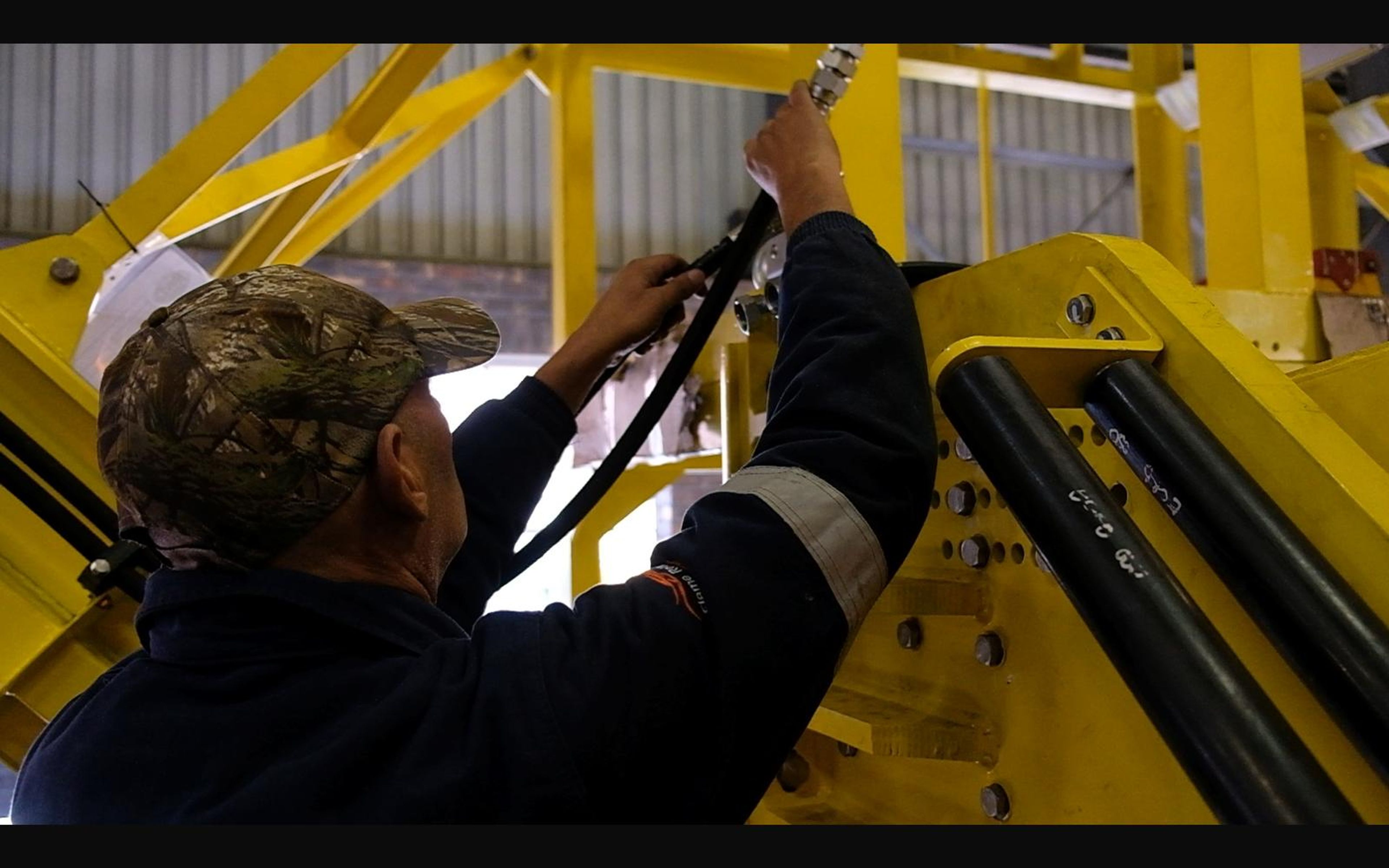 Assembly of the salt harvester, July 2022: hydraulics, plans and panel work, shoot 12