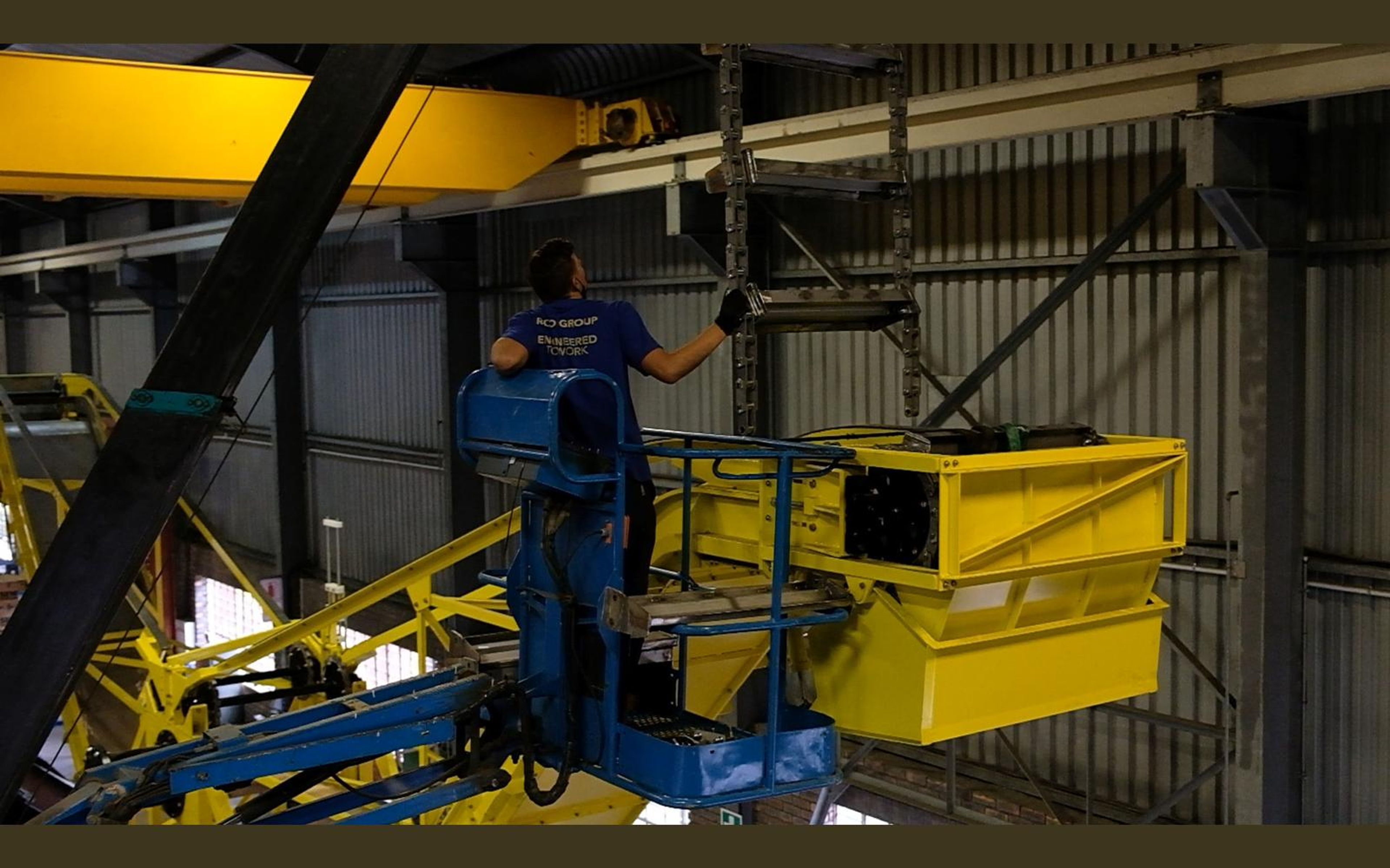 Salt harvester build, June 2022: frame, tracks and drivetrain, shoot 10