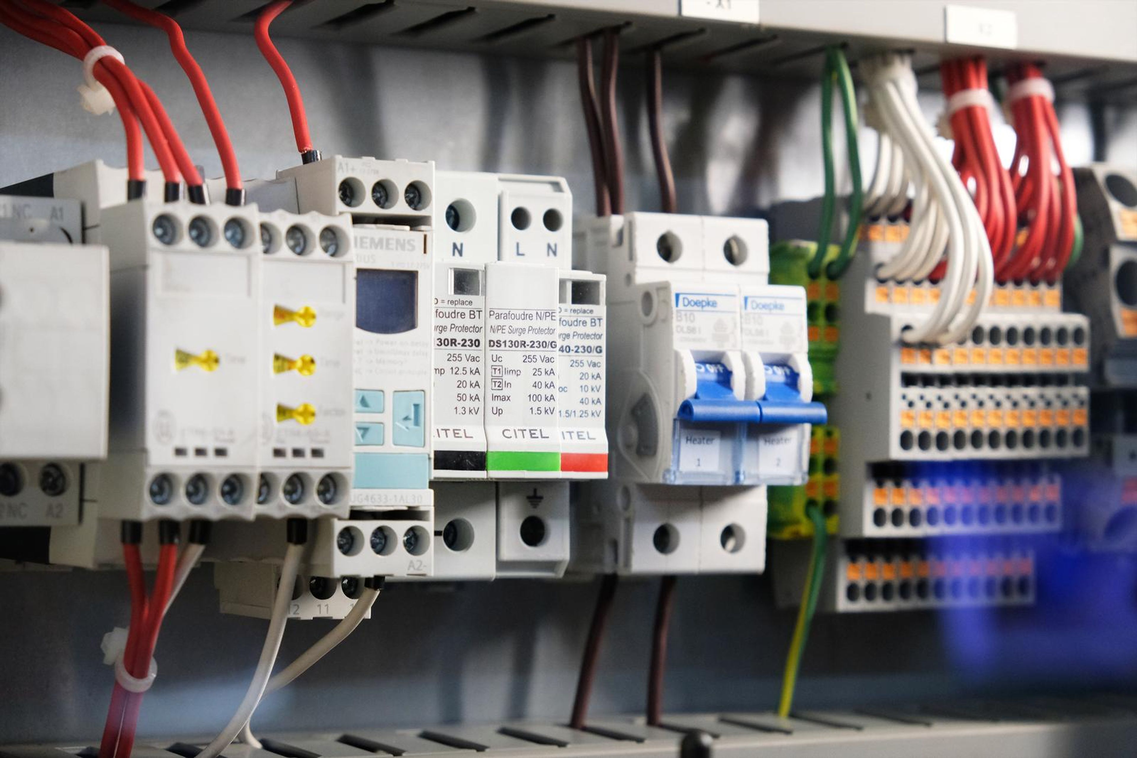 Circuit breakers in a control cabinet demonstration