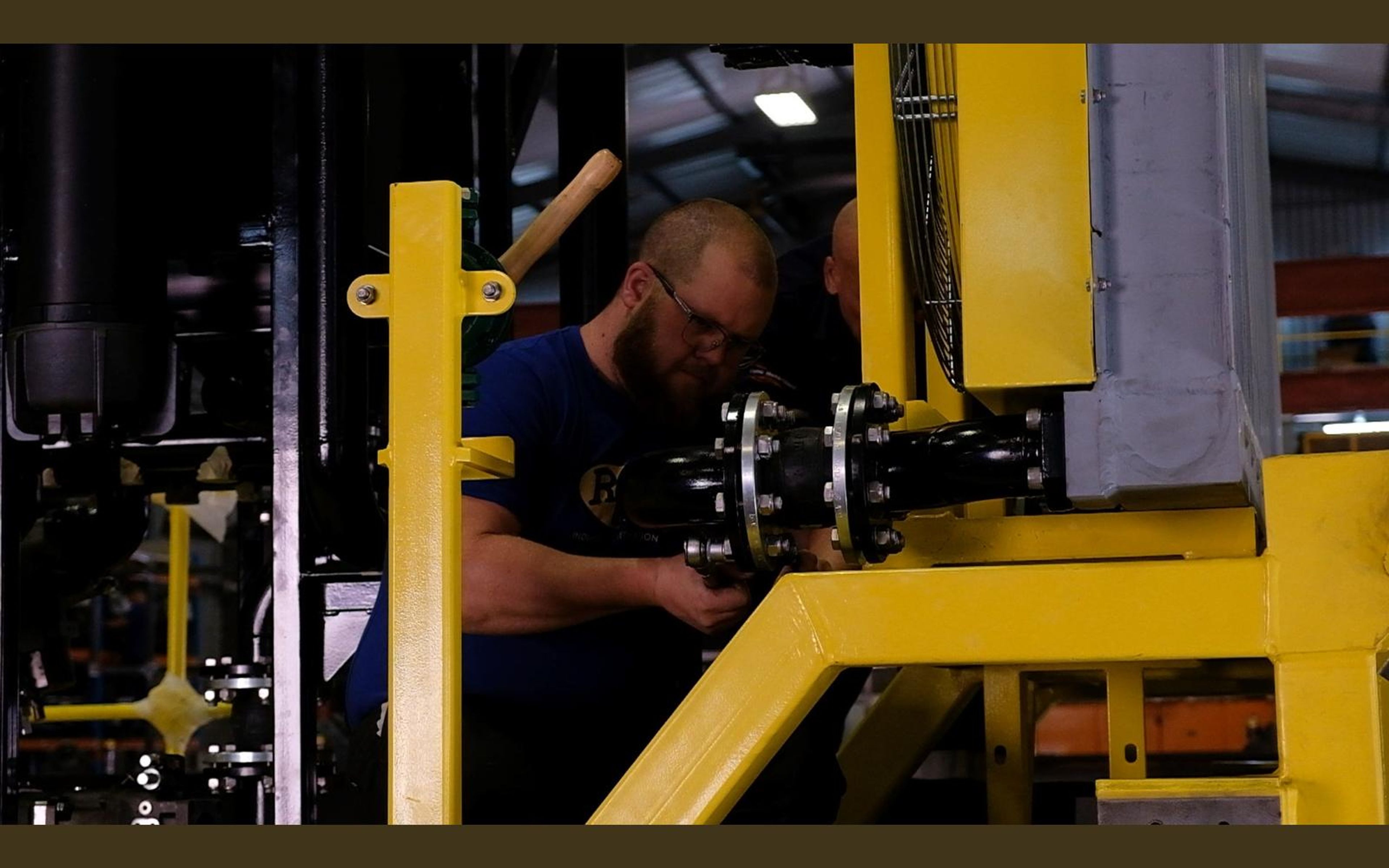 Salt harvester build, June 2022: frame, tracks and drivetrain, shoot 11